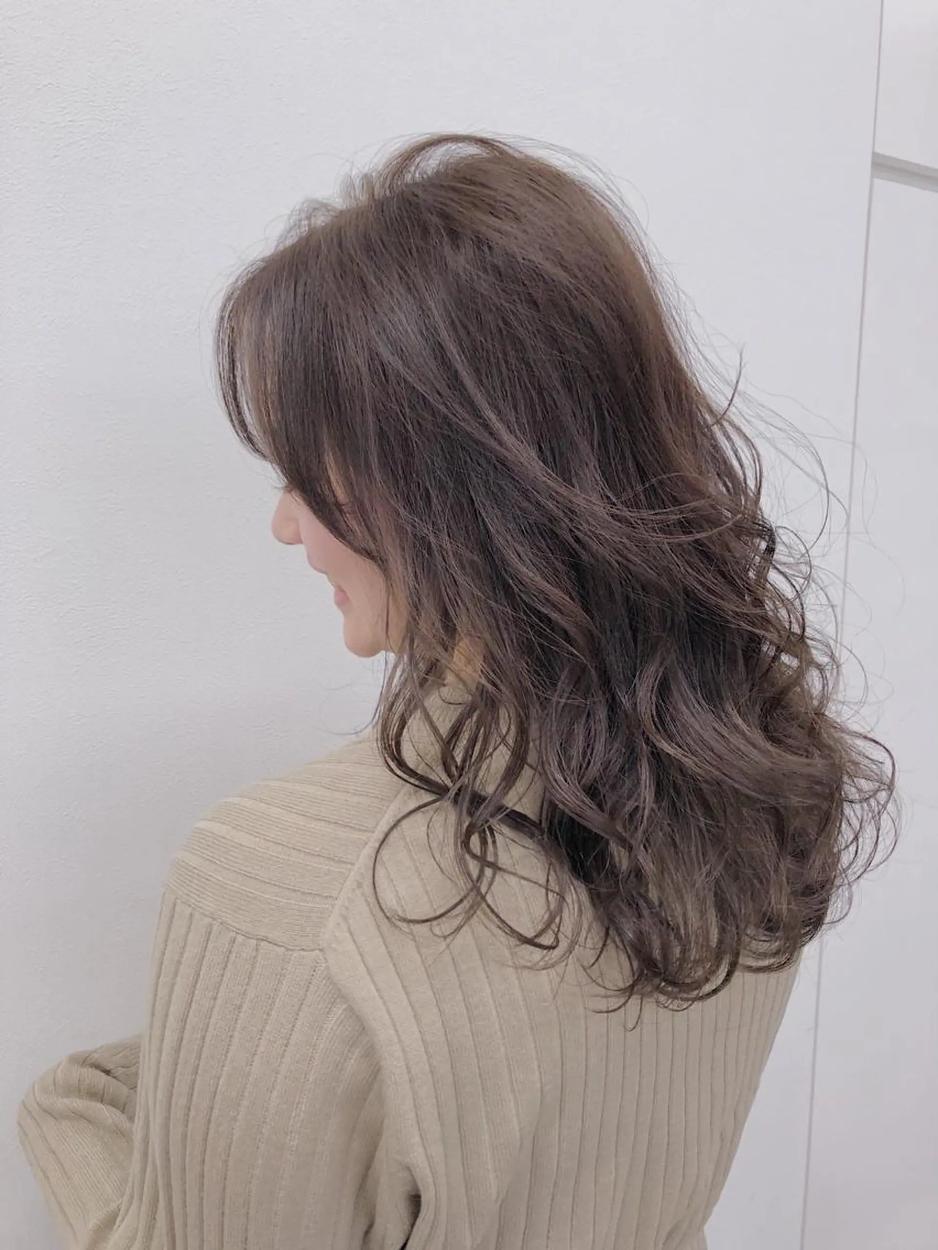 セミロング カラー ヘアアレンジ 柔らかbeige モトキのヘアスタイル