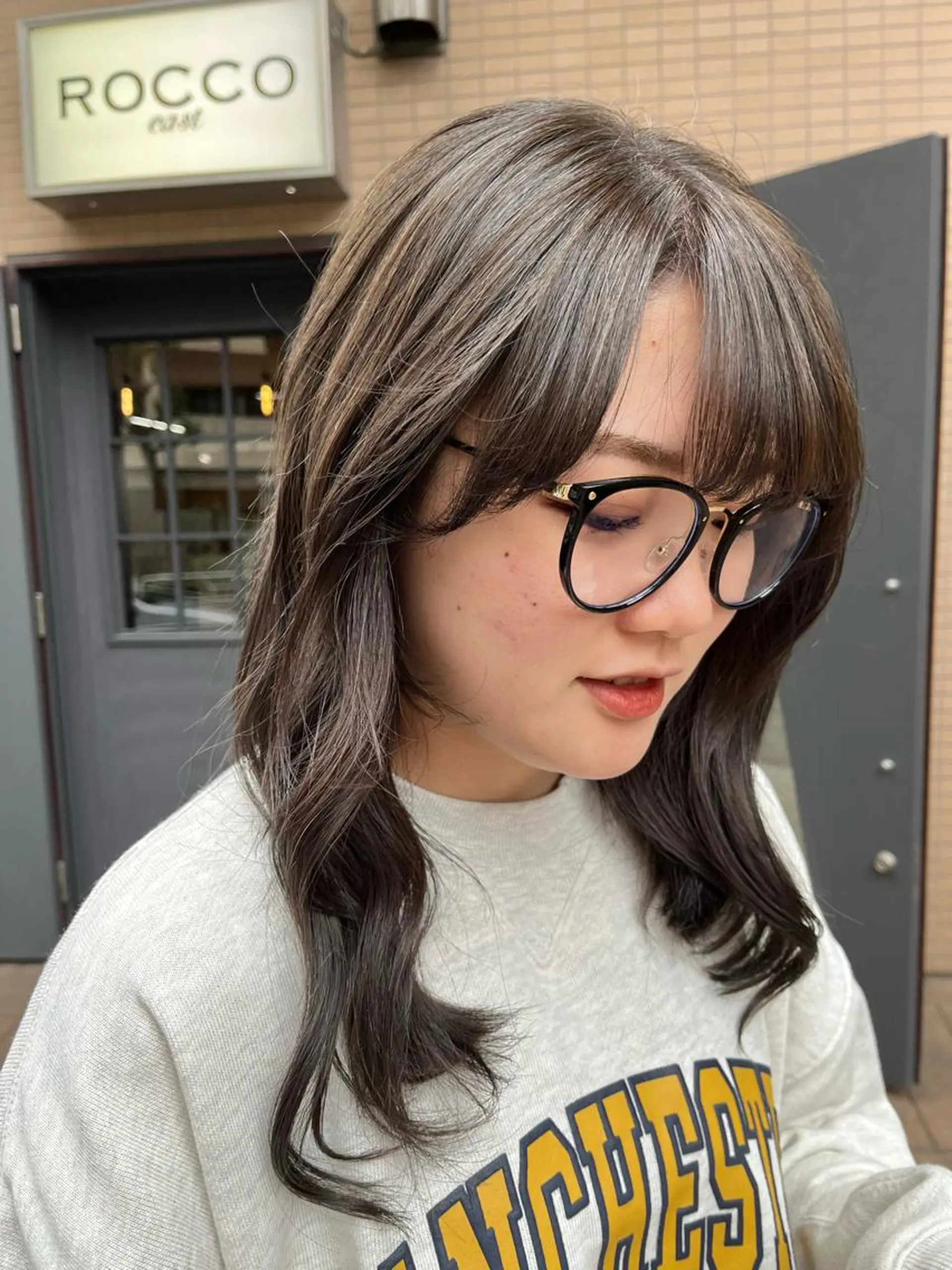 セミロング カラー ROCCO east MIYOのヘアスタイル