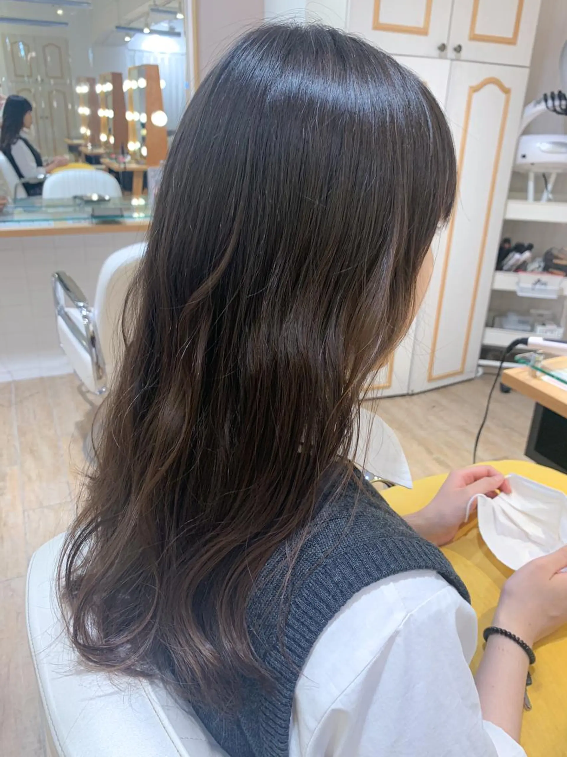 ロング カラー 透明感カラー グレージュ ✨カラー支持No.1 🧸ワキ カナコ🧸のヘアスタイル