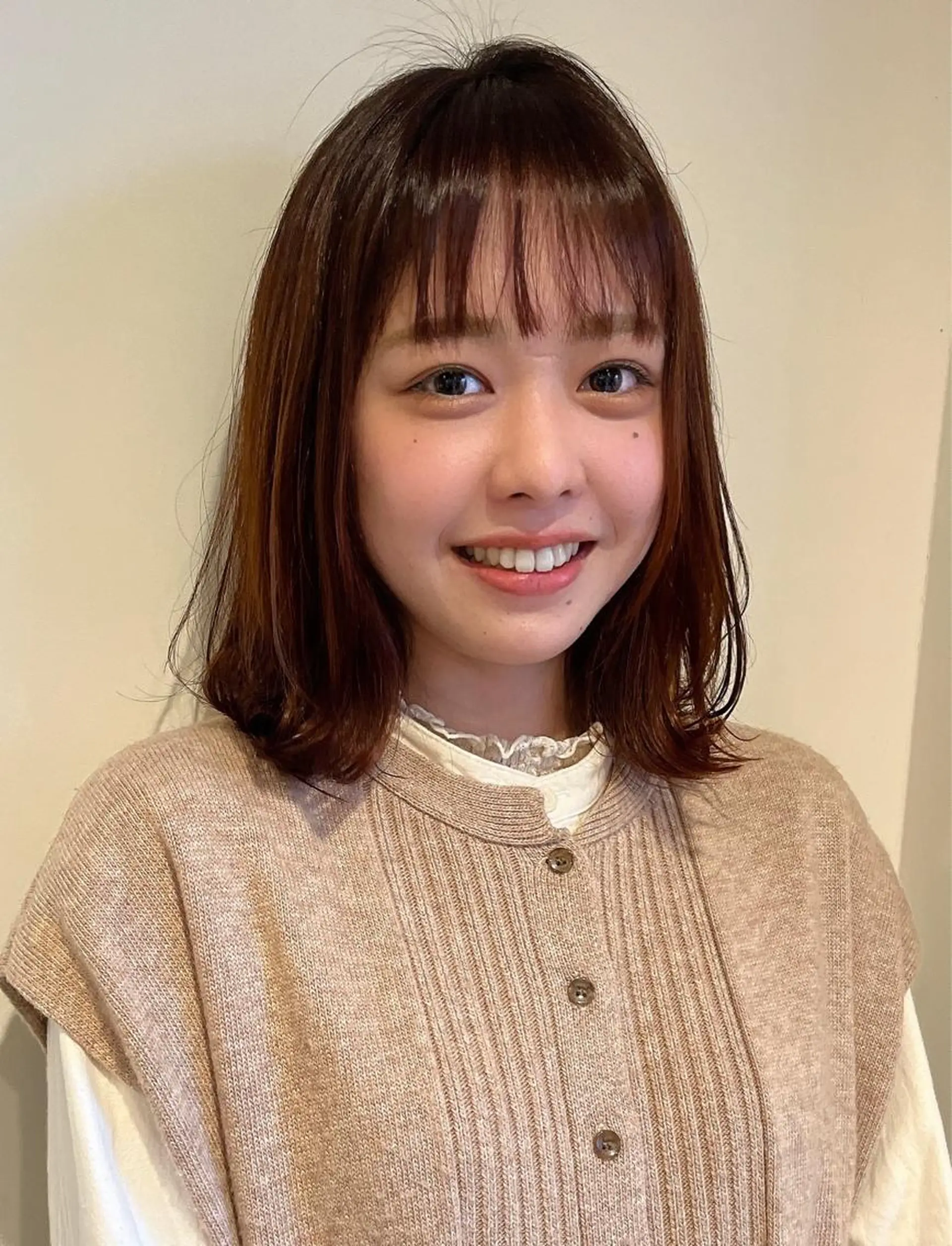 ミディアム カラー ヘアアレンジ ボブレイヤー ベージュカラー オレンジ オレンジベージュ ボブ カット ヘアカラー 永井 亜実のヘアスタイル