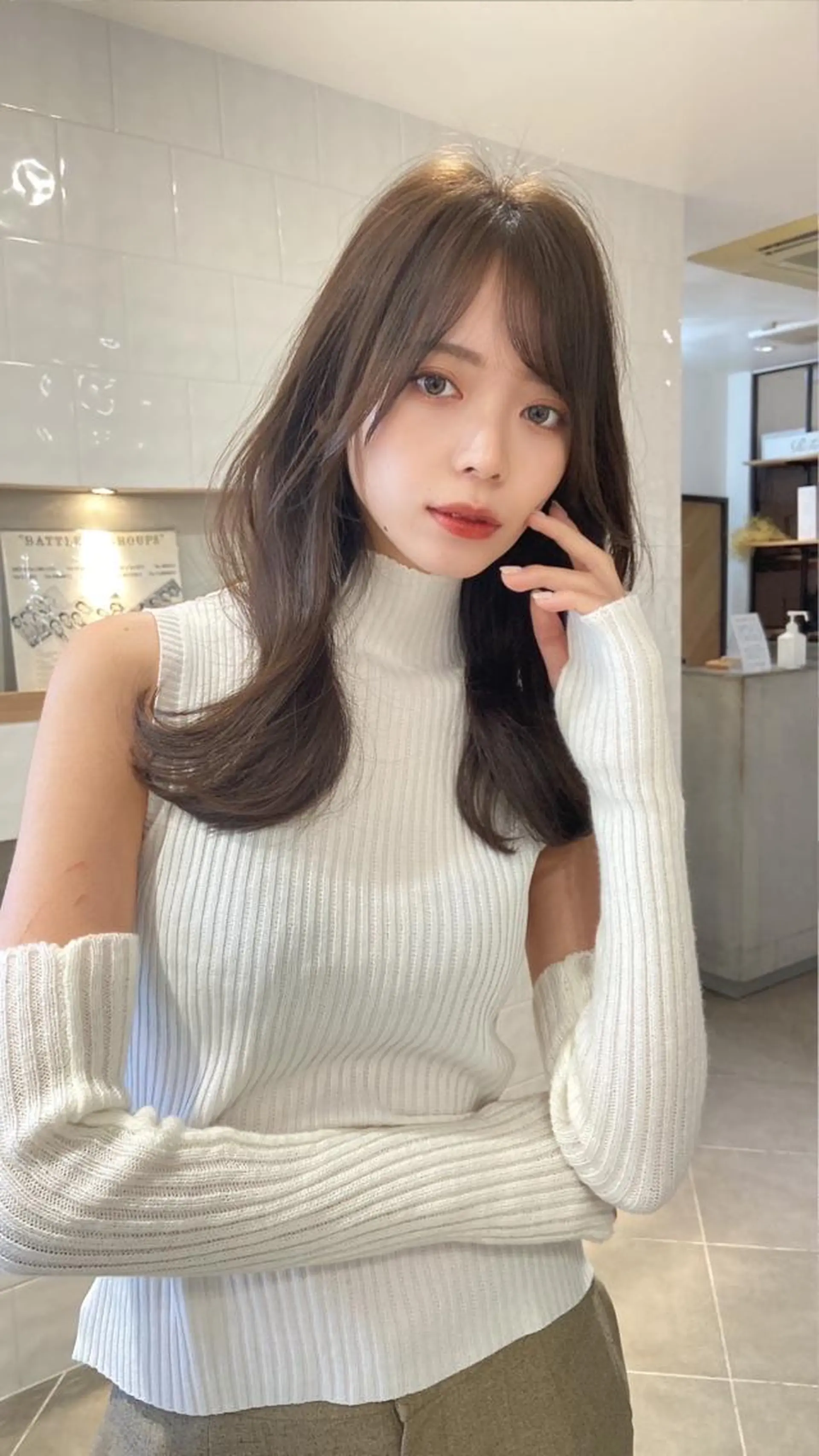 セミロング カラー 女性らしいモテヘア 韓国ヘアhikariのヘアスタイル