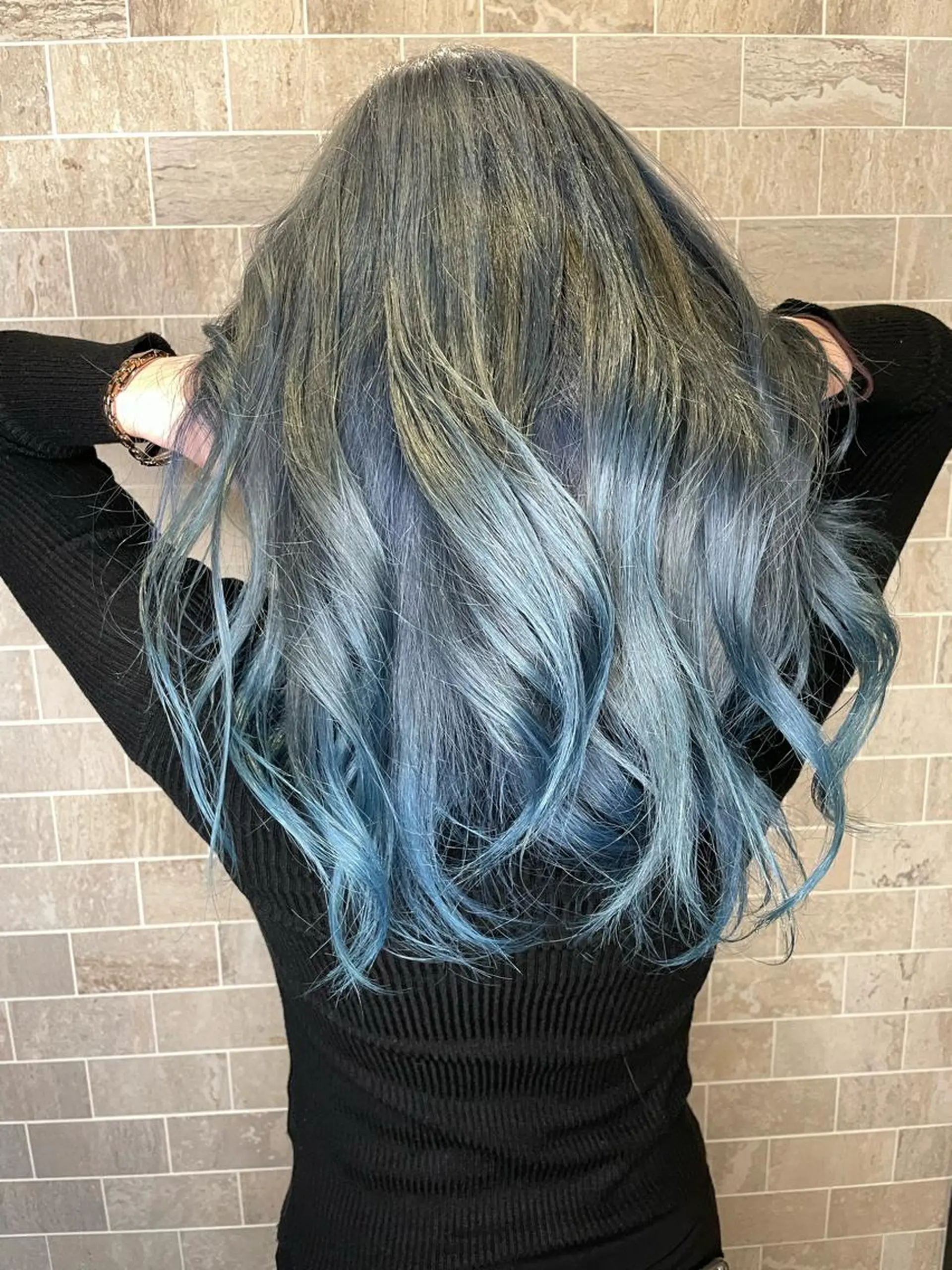 セミロング ヘアカラー トリートメント ブリーチ毛矯正.髪質 改善.髪にドラマをのヘアスタイル