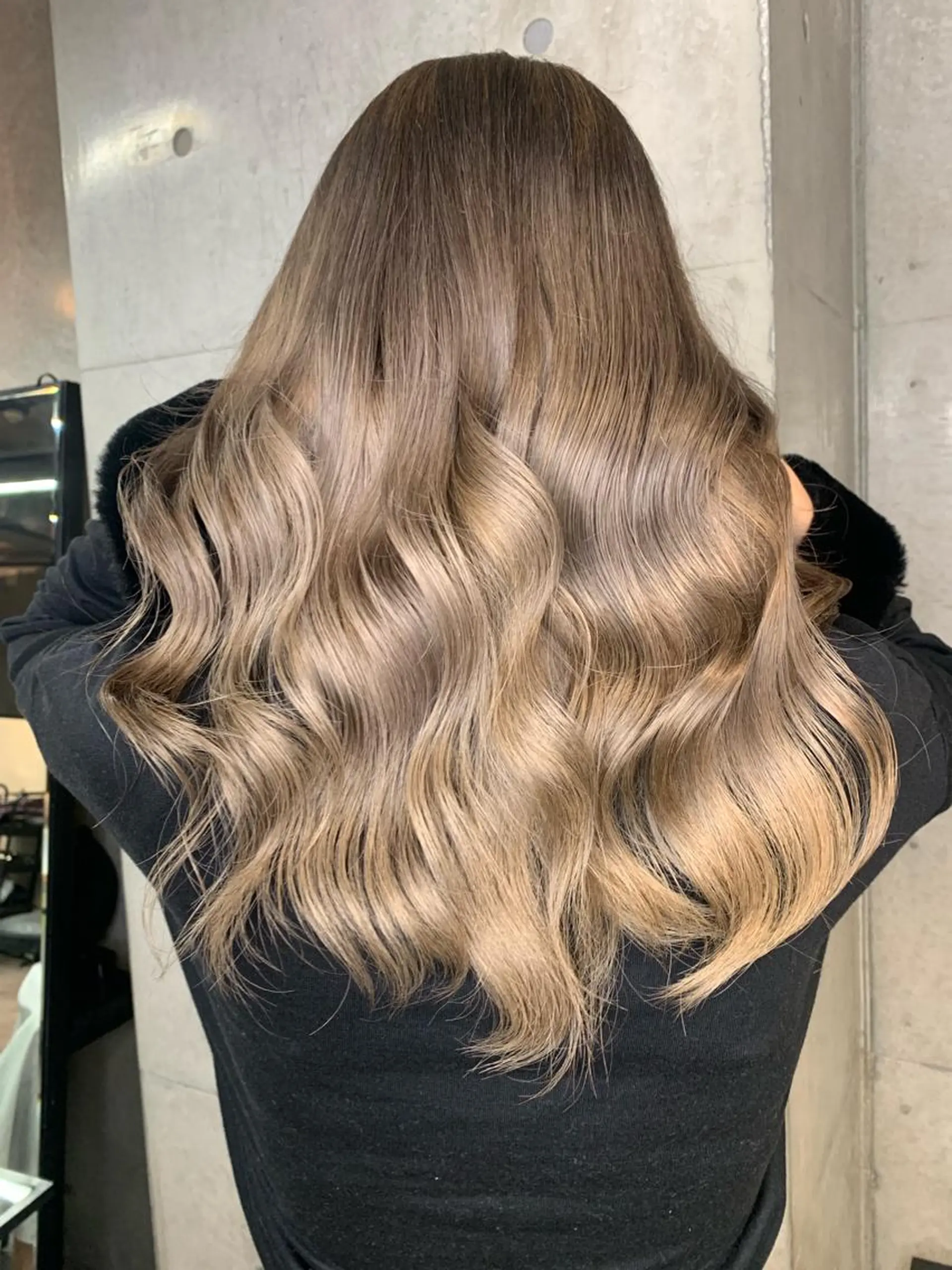 ロング カラー MIL心斎橋所属・Clair クレアのヘアスタイル