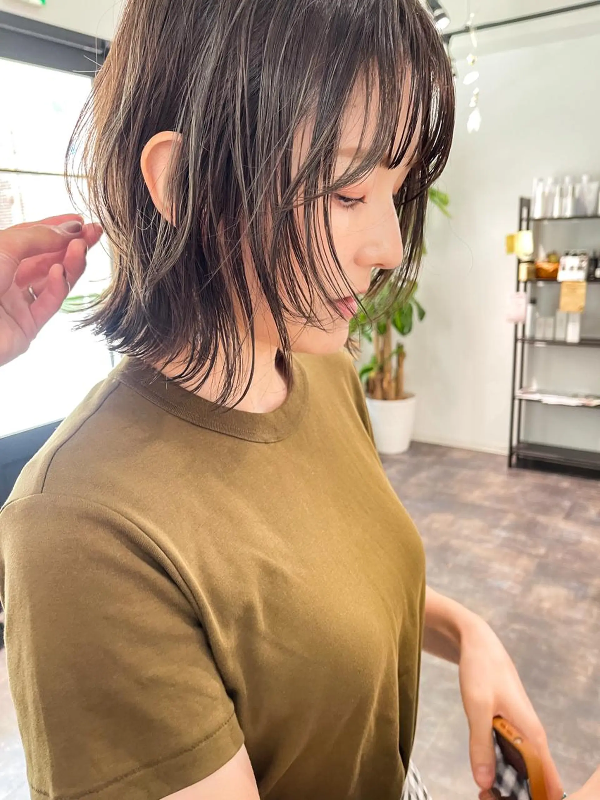 ミディアム ウルフカット カット ハイトーンカラー RYUのヘアスタイル