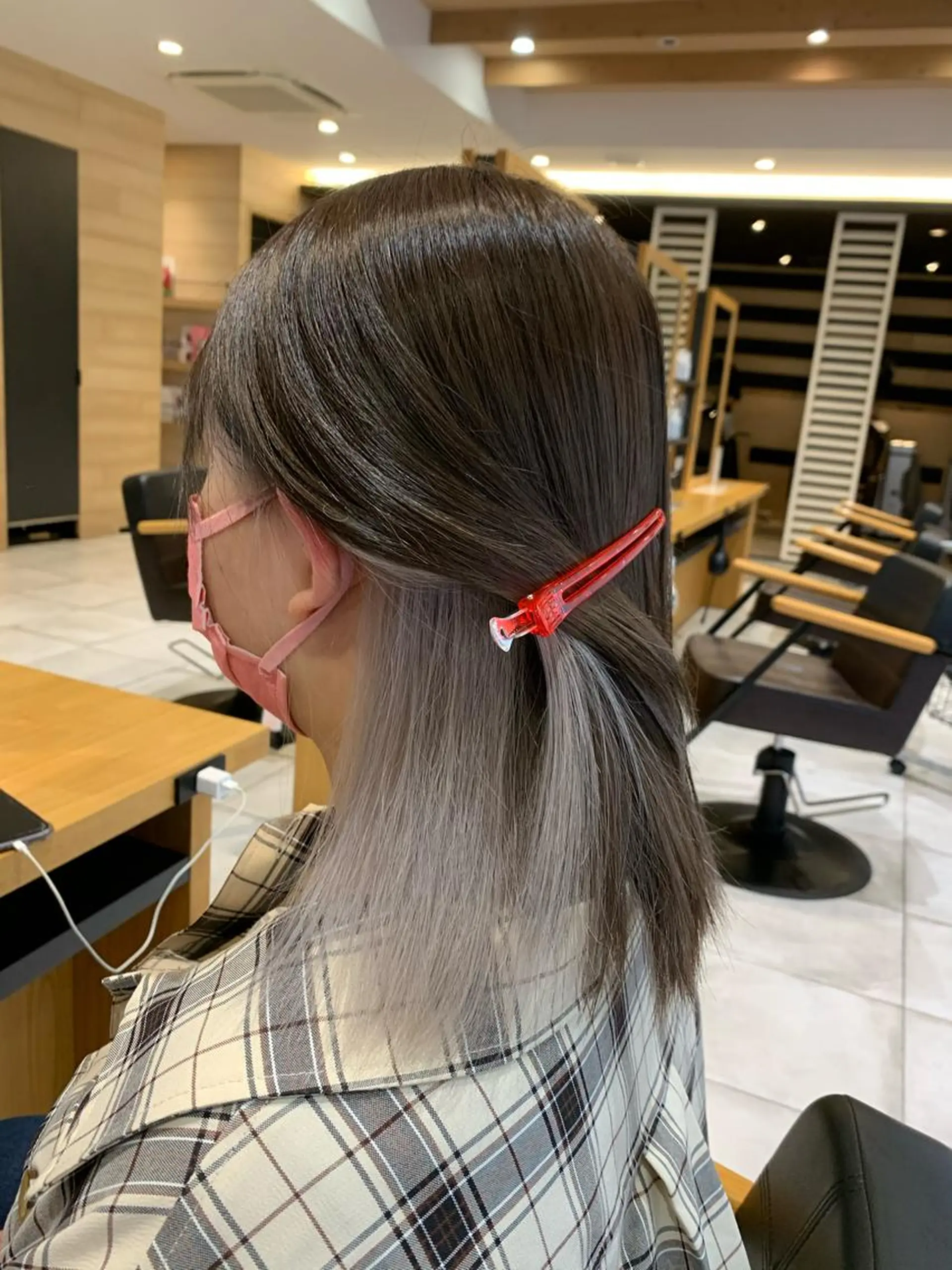 ミディアム カラー イヤリングカラー ハイトーンカラー 名古屋／デザイン／ ブリーチ/松井亮磨のヘアスタイル