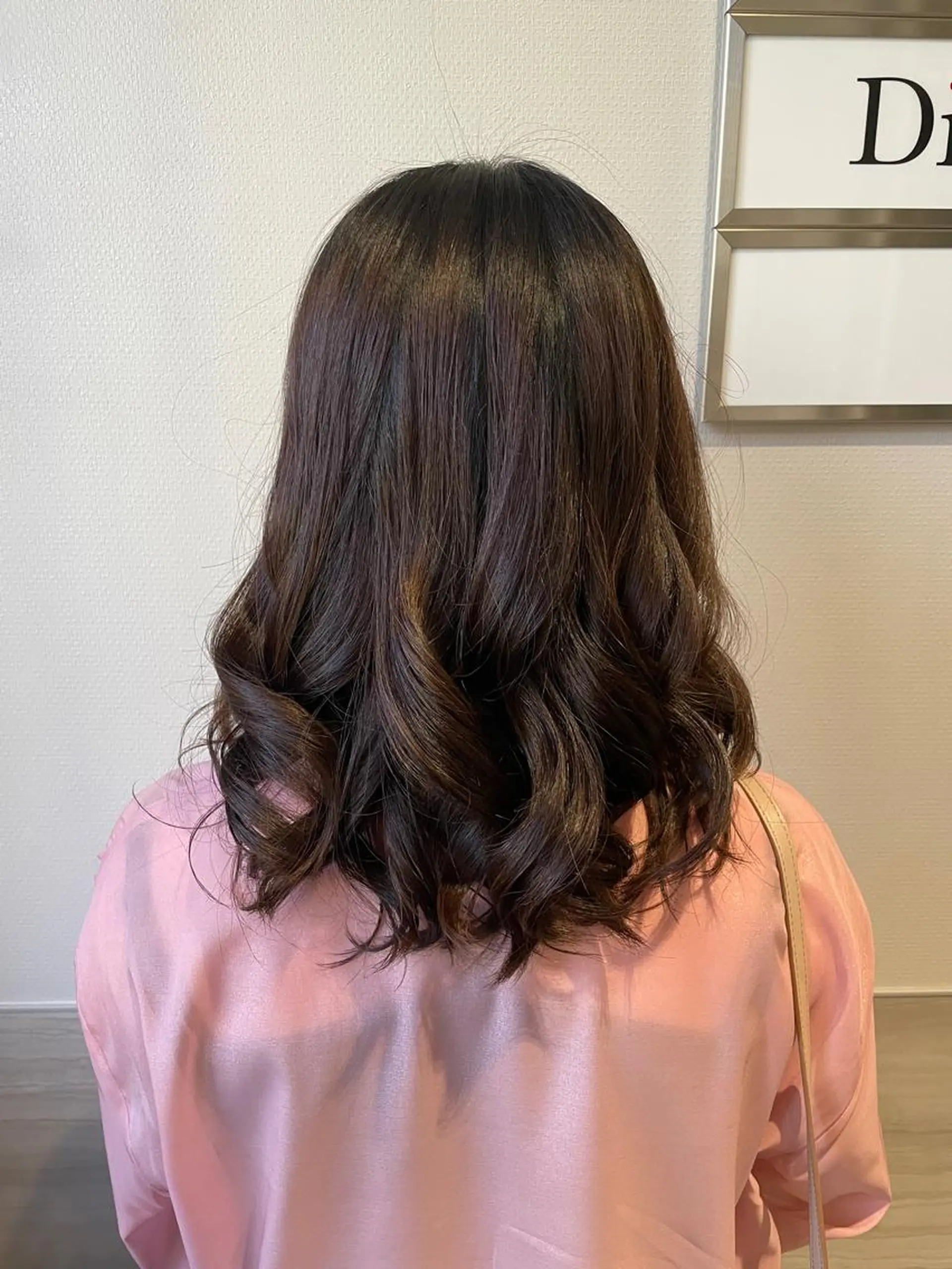 セミロング 倉地 更彩のヘアスタイル