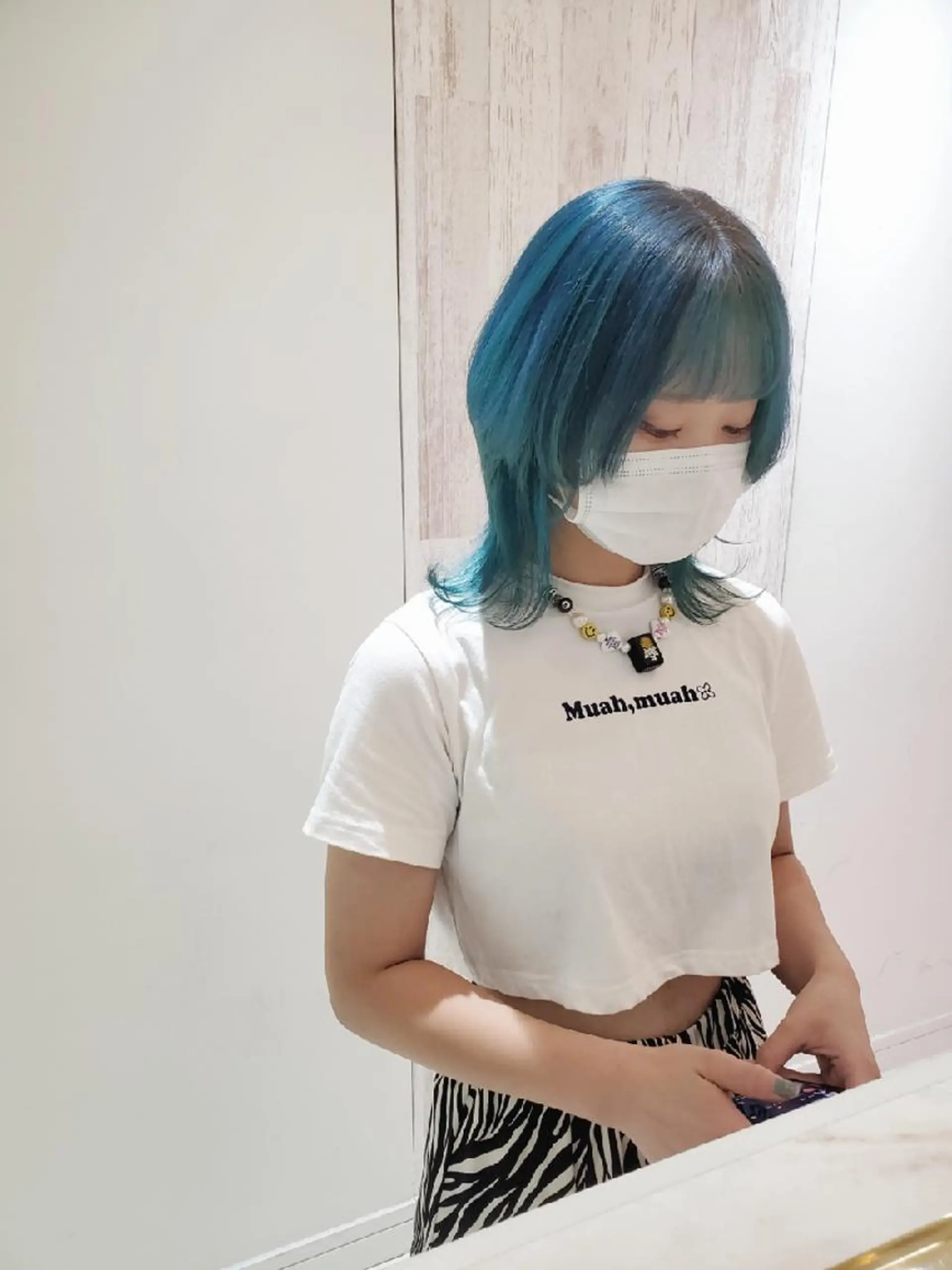 ミディアム カラー ブルーカラー ウルフカット ヘアカラー トリートメント レイヤーカット/ ウルフカット/大橋 のヘアスタイル