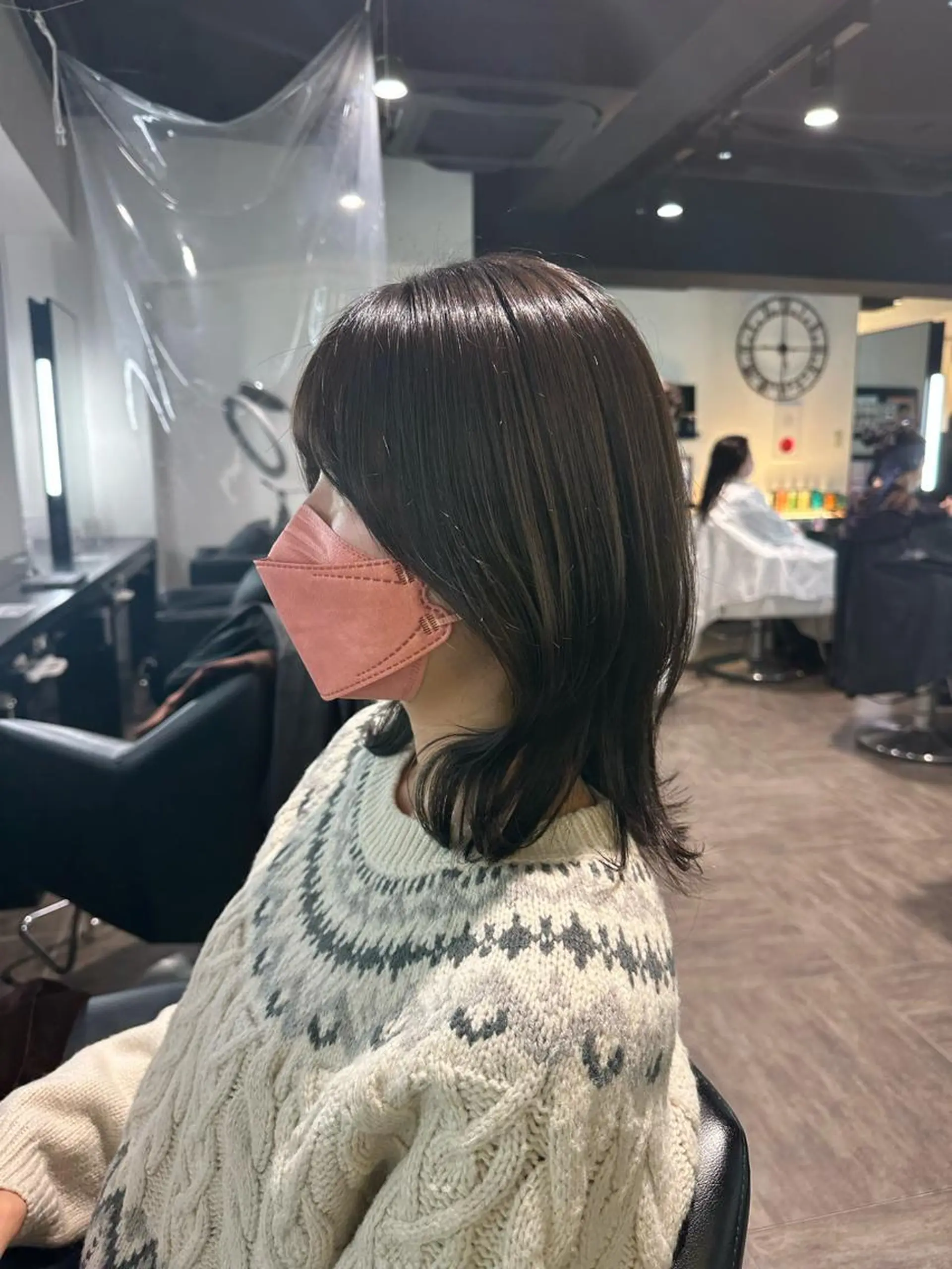 ミディアム カット ヘアカラー レイヤー/ハイトーン ROKUのヘアスタイル