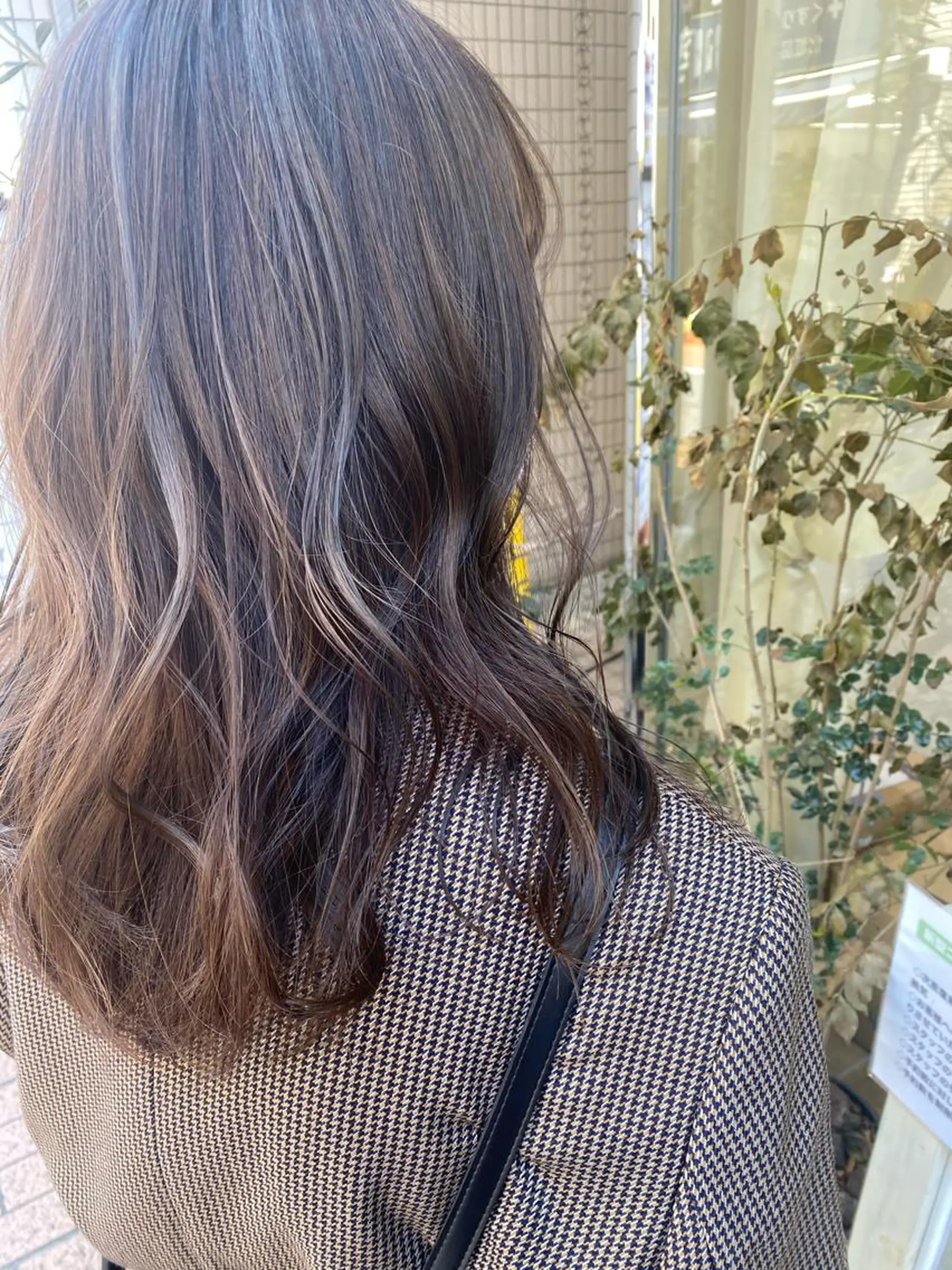 セミロング カラー ヘアカラー 宮内 真乃のヘアスタイル