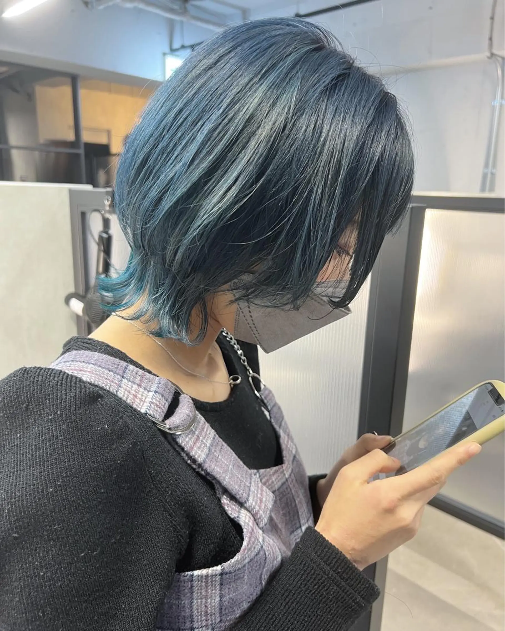 ミディアム ブリーチ/ウルフ ハッシュカット/石山のヘアスタイル