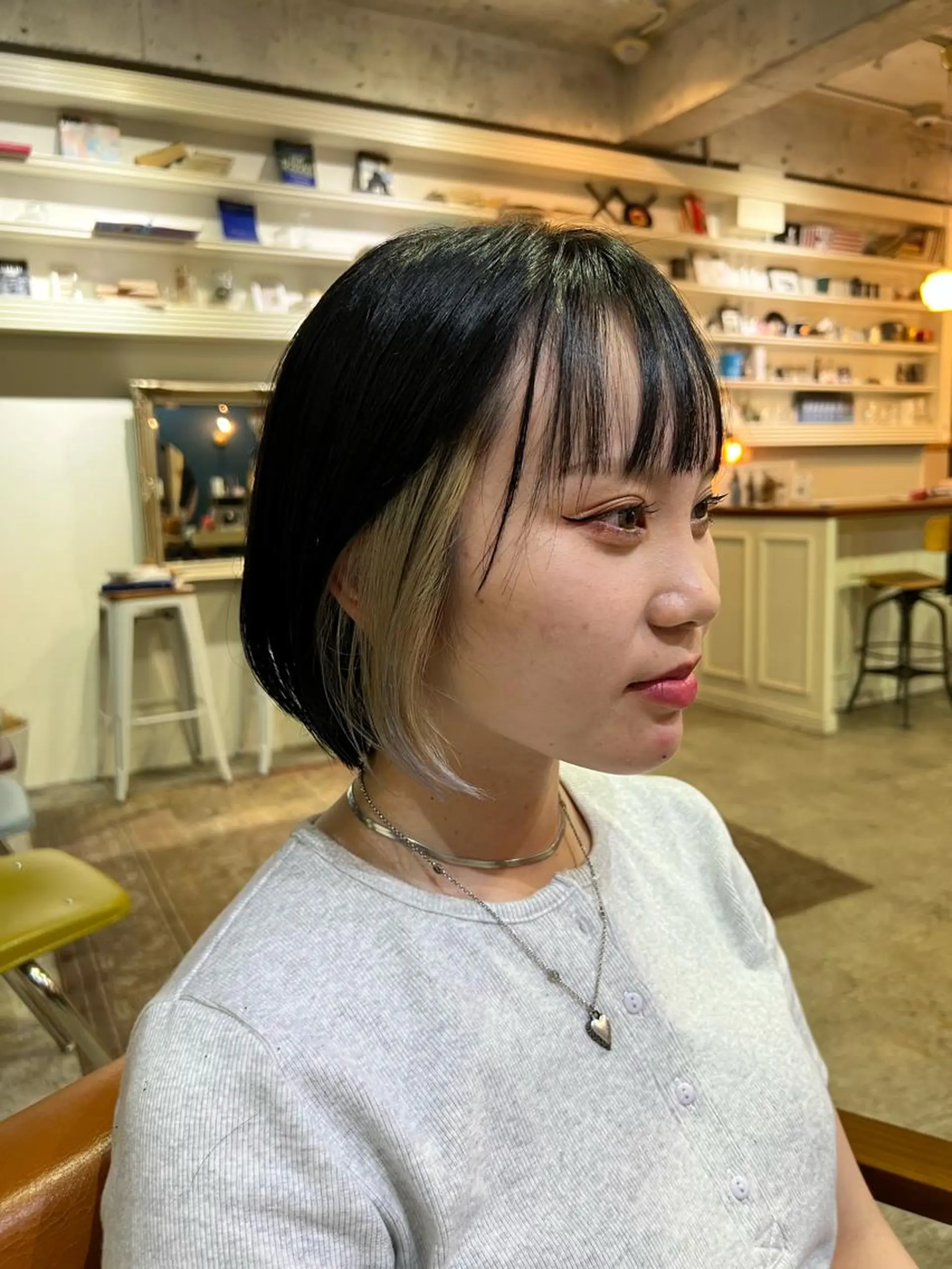 ショート カラー 黒髪 オカベ ショウマのヘアスタイル