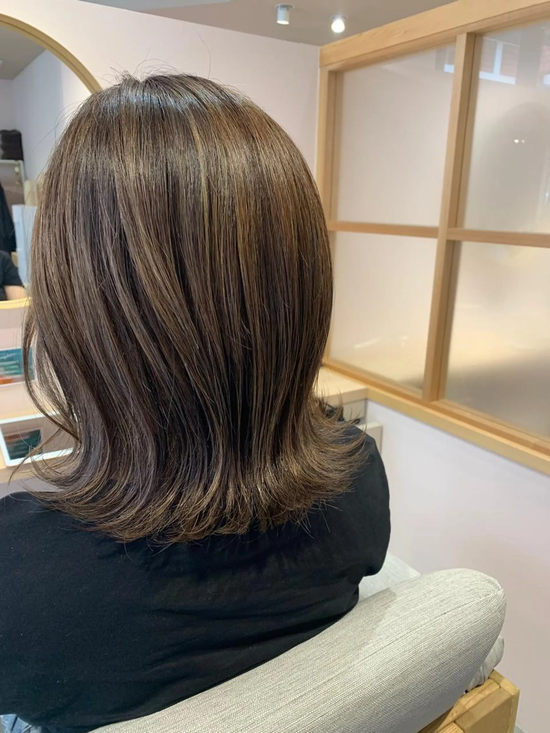 カラー ダブルカラー グレージュ ハイライトカラー rio .のヘアスタイル