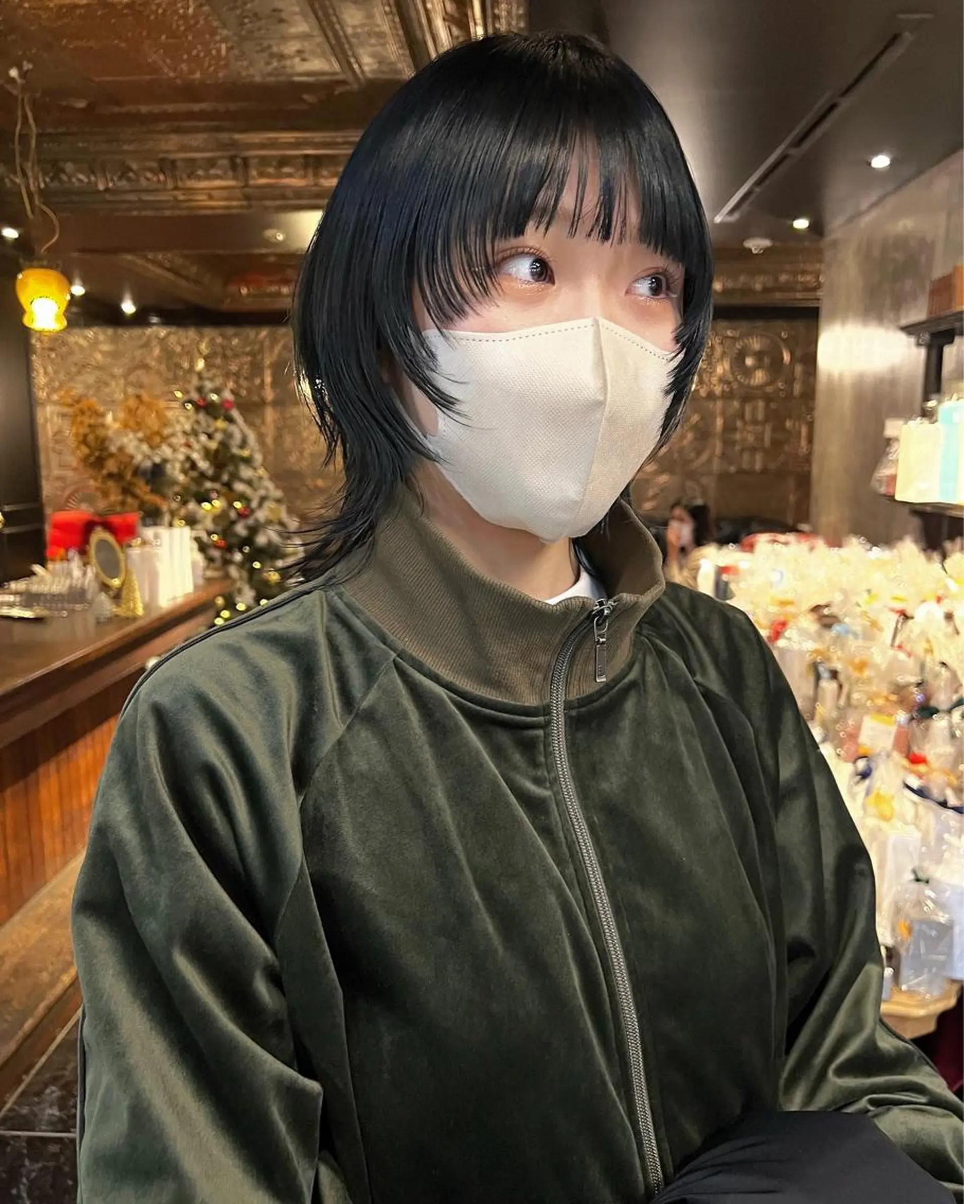 セミロング カラー ウルフカット haco＋所属・圧倒的デザイン力 店長🎨RENAのヘアスタイル