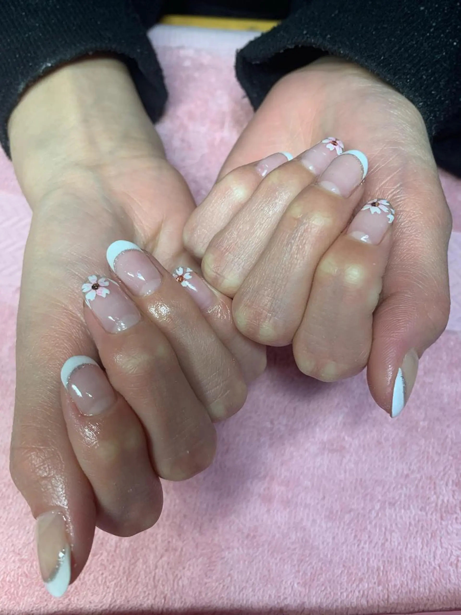 ネイル 桜ネイル フレンチネイル 池崎 美穂のネイルデザイン