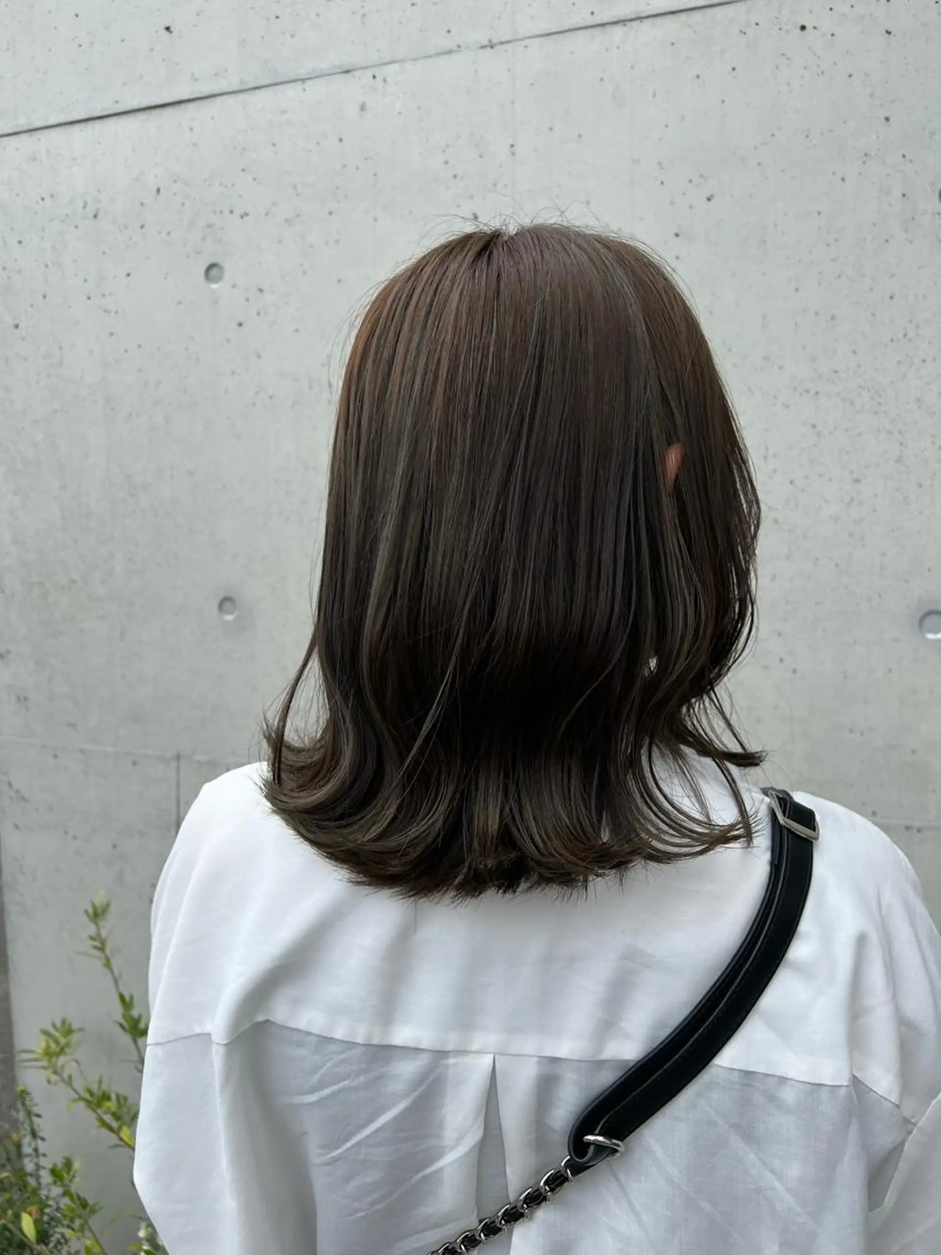 ミディアム 岸田 莉奈のヘアスタイル