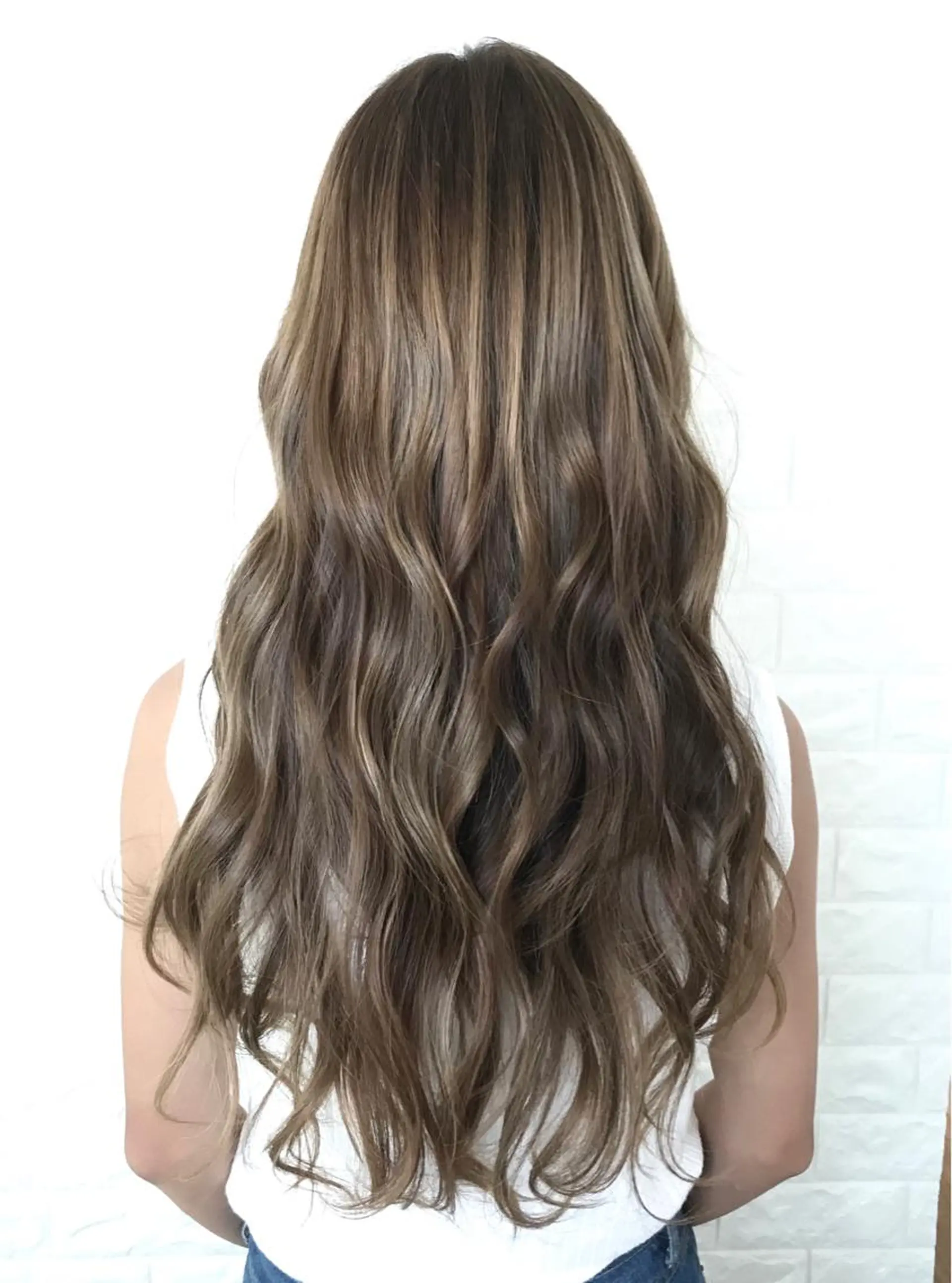 ロング カラー アッシュ ベージュカラー ブリーチ 透明感カラー ハイライトカラー エイジングケア特化 美容師✂️山崎竜二のヘアスタイル