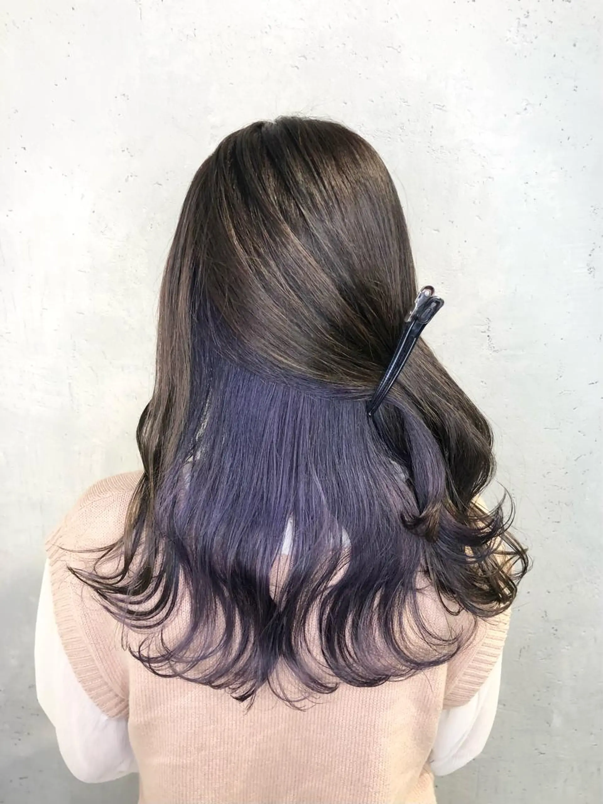 セミロング カラー ヘアアレンジ ｲﾝﾅｰｶﾗｰ屋さん 🫧伊藤拓実のヘアスタイル