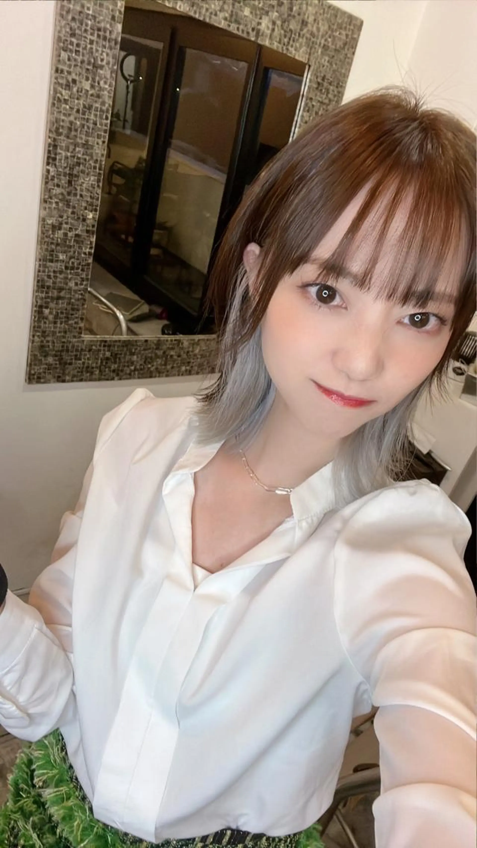 ショート カラー 黒髪 ブルーカラー ブルーブラック インナーカラー くせ毛 カット ヘアカラー トリートメント 武田涼レイヤーカット 髪質改善×縮毛矯正のヘアスタイル