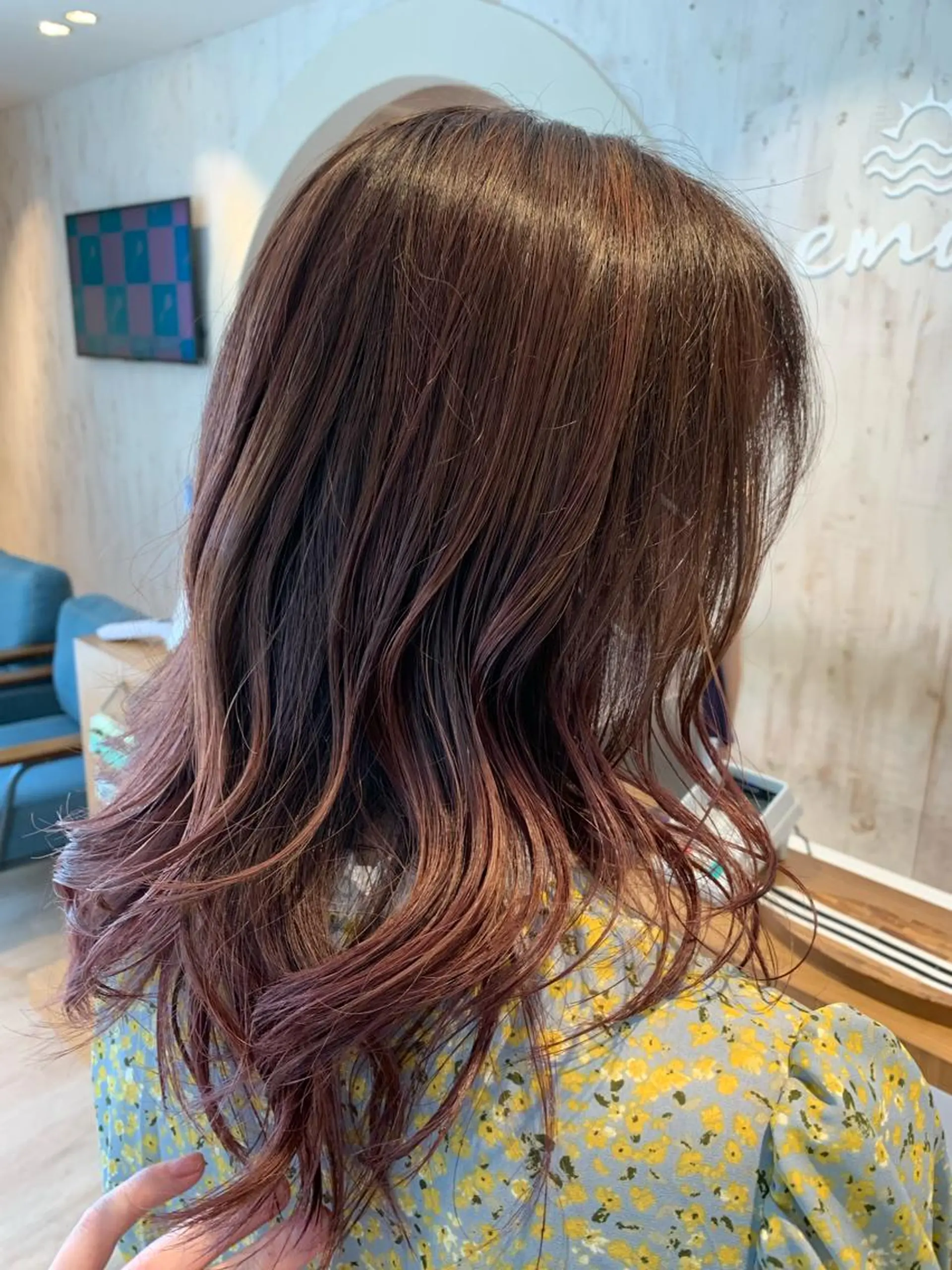 セミロング カラー パーマ カット トリートメント 白髪ぼかしハイライト 柳川拓哉のヘアスタイル