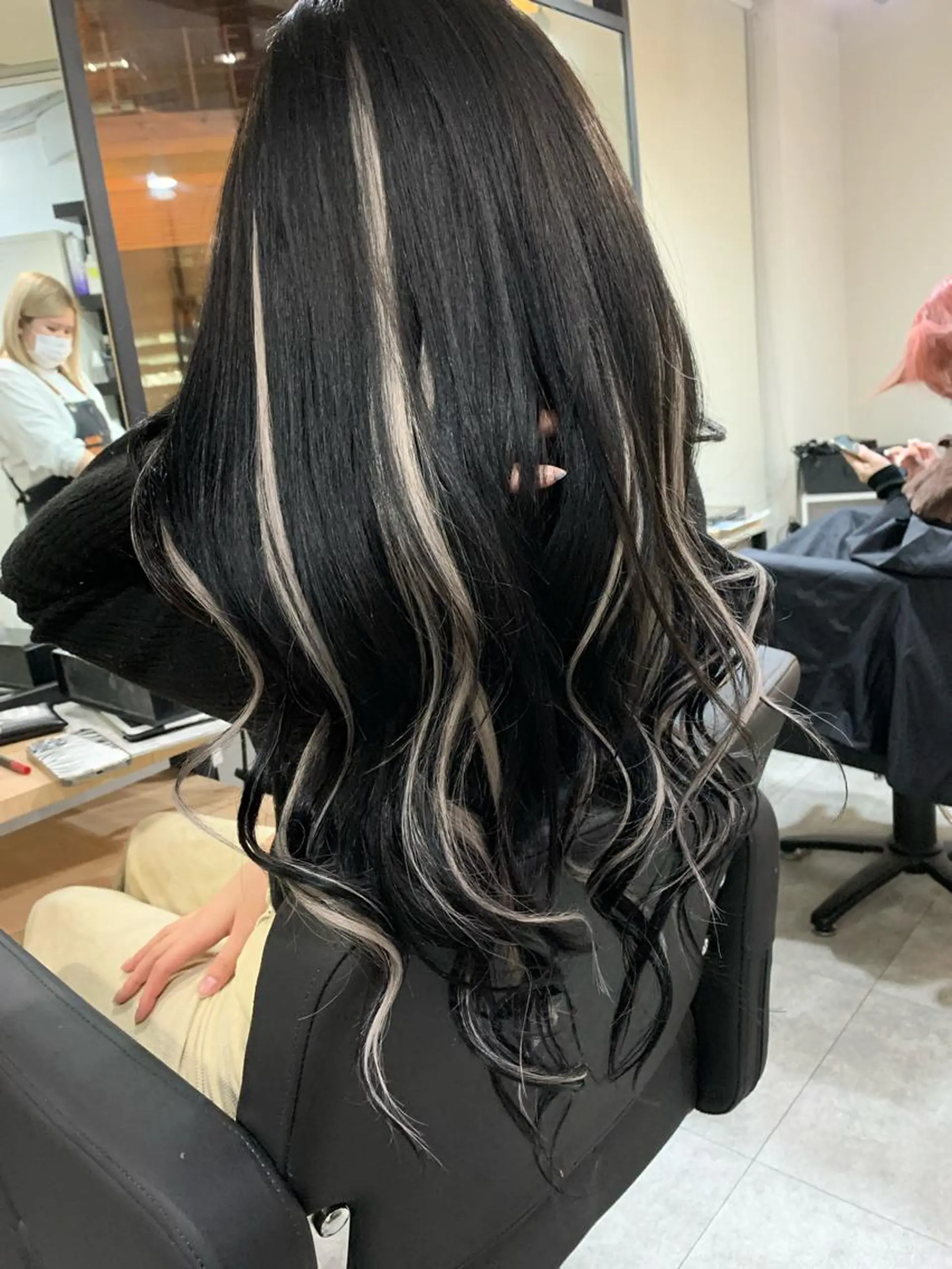 ロング カラー ヘアアレンジ シールエクステ ブリーチ ハイライトカラー エクステ ハイライト alpha. カラーエクステ下妻のヘアスタイル