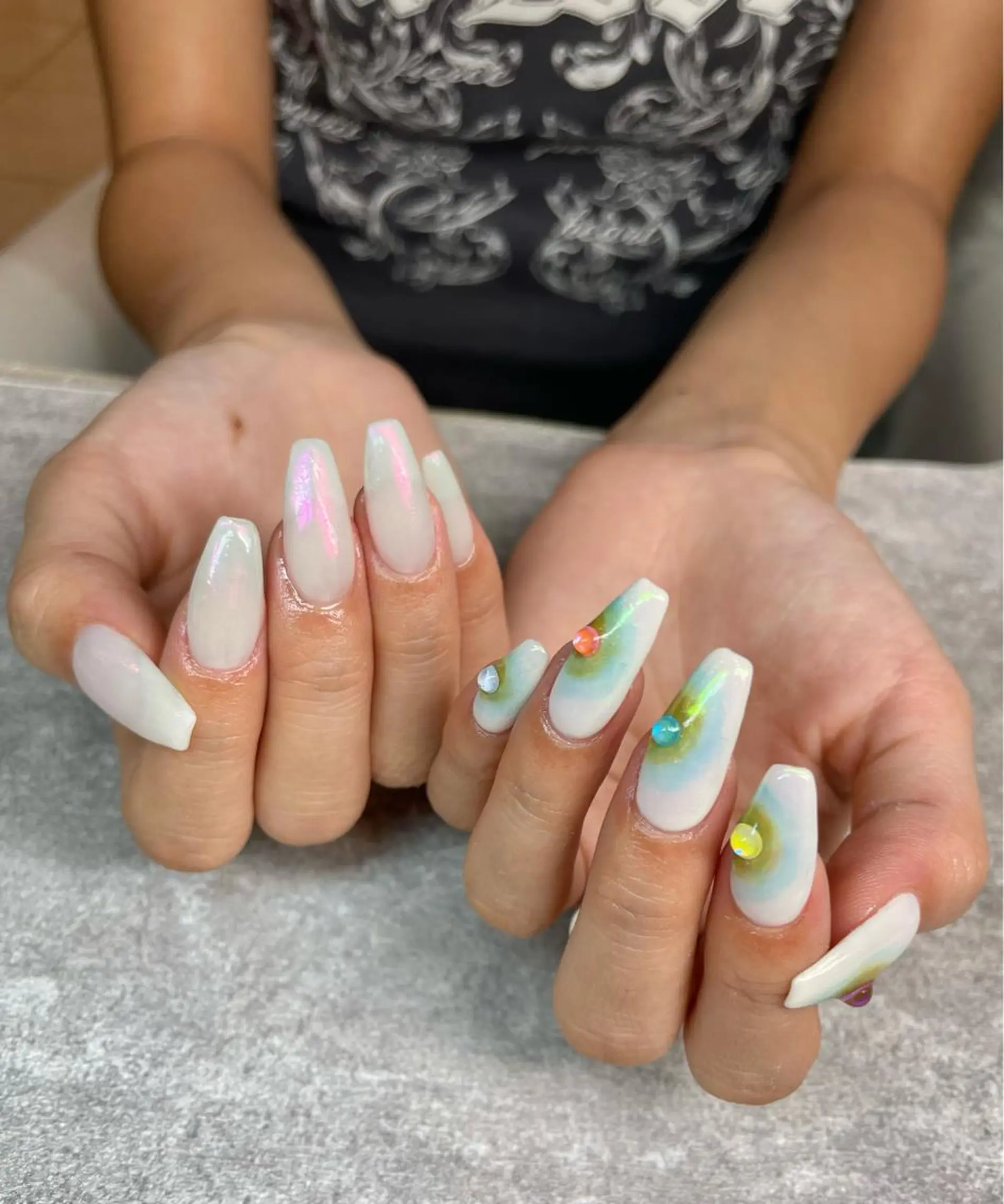 ネイル 持ち込み ハンドネイル フットネイル Beauty Salon GIGI所属・GIGI AYA🦋のネイルデザイン