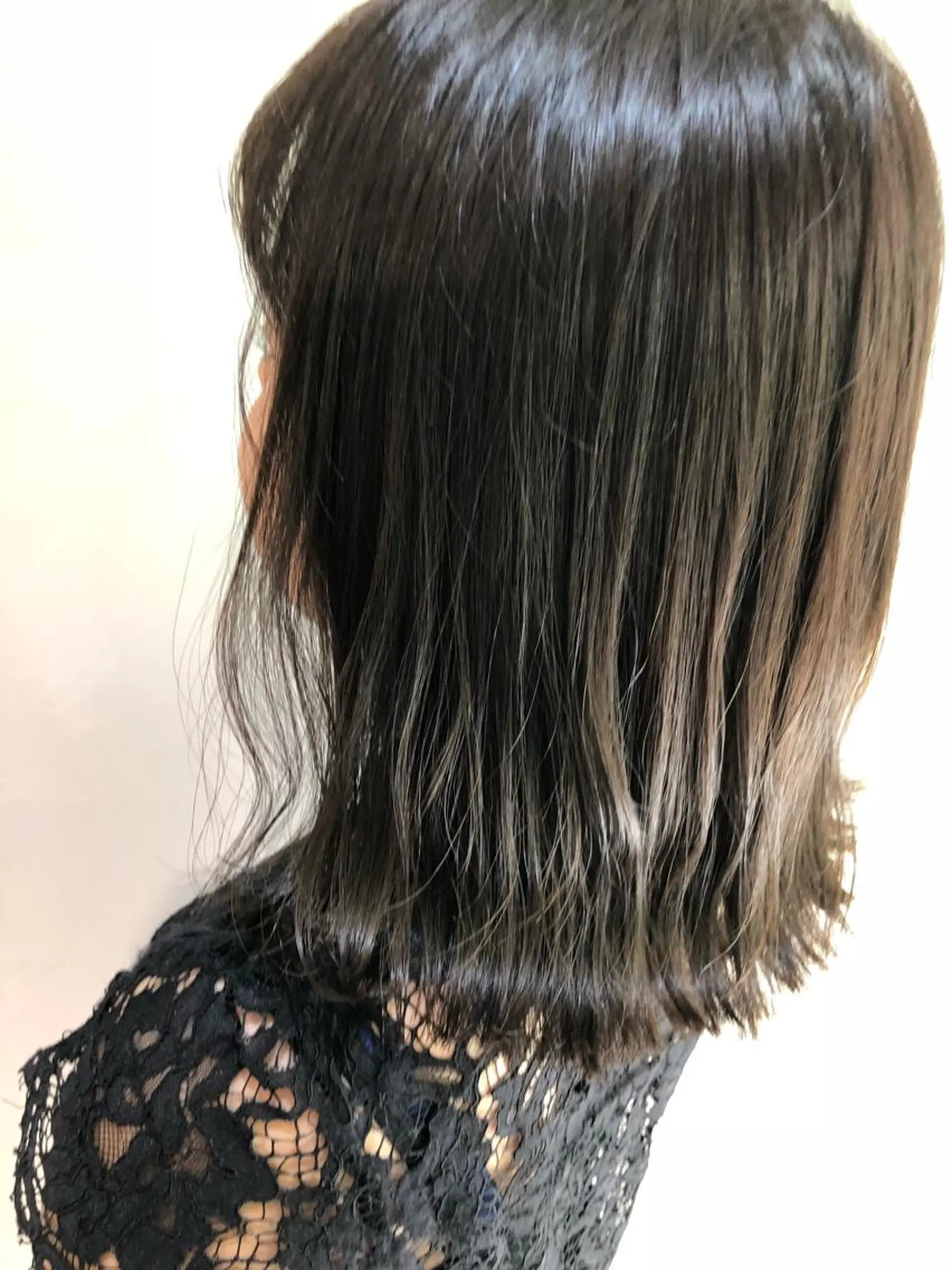 ミディアム カラー グレージュ ハイライトカラー ハイライト カット ヘアカラー トリートメント scene.池袋所属・scene. haraのヘアスタイル