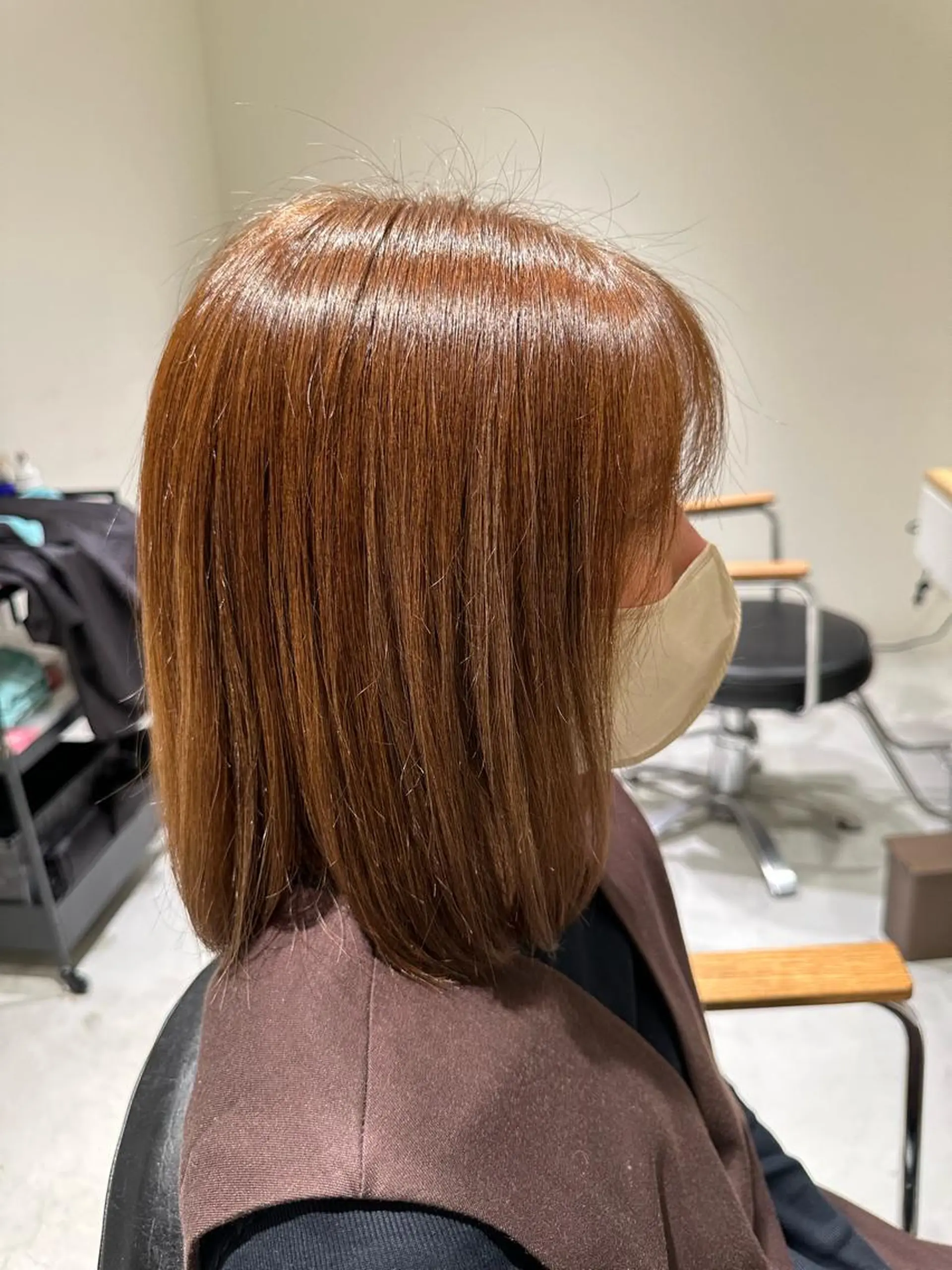 ミディアム カラー ベージュカラー ブリーチ グレージュ レイヤー/蟹江/ くすみカラー/川口のヘアスタイル