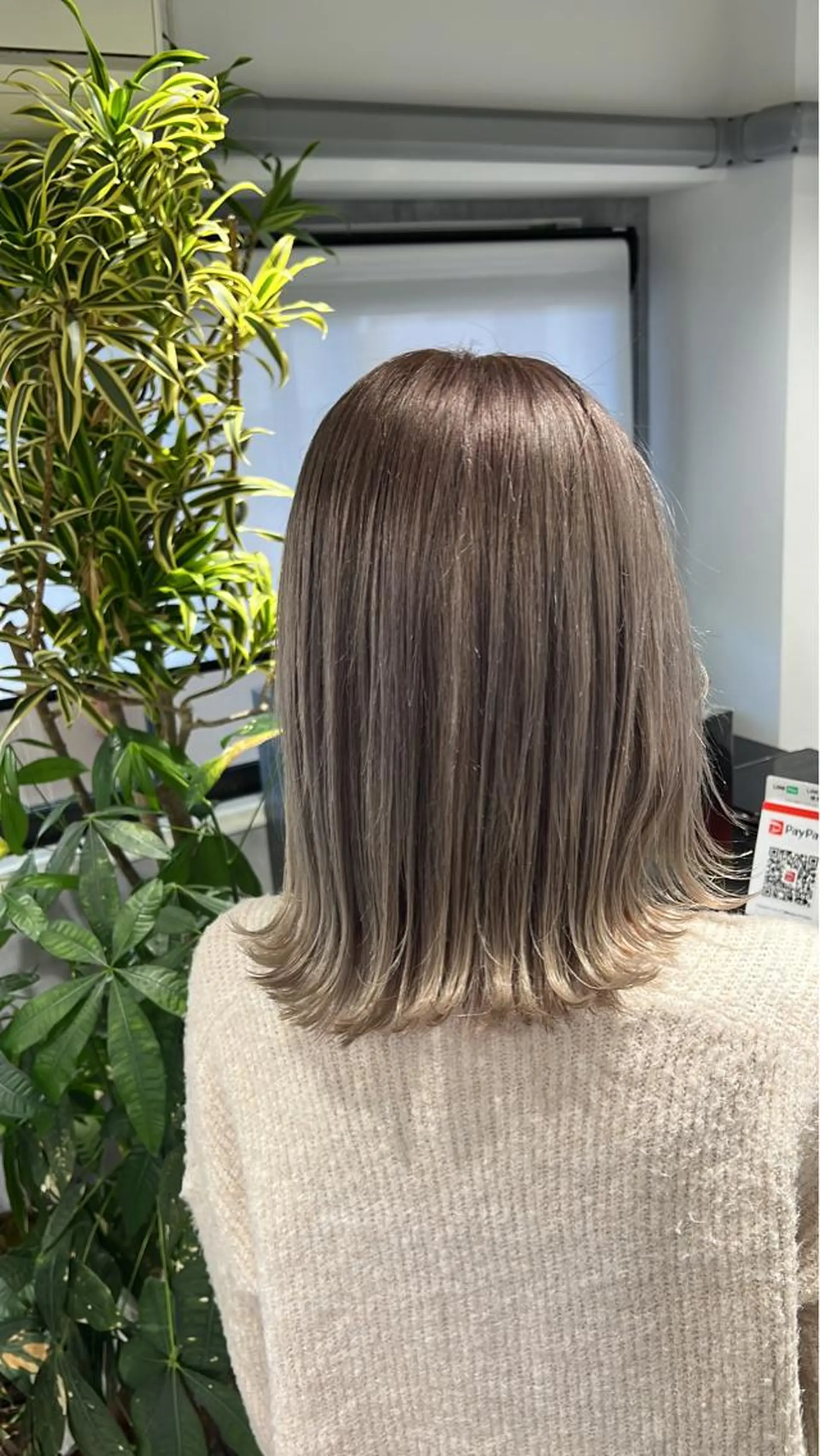 ミディアム カラー mimiiy梅田 中崎町ハイトーンのヘアスタイル