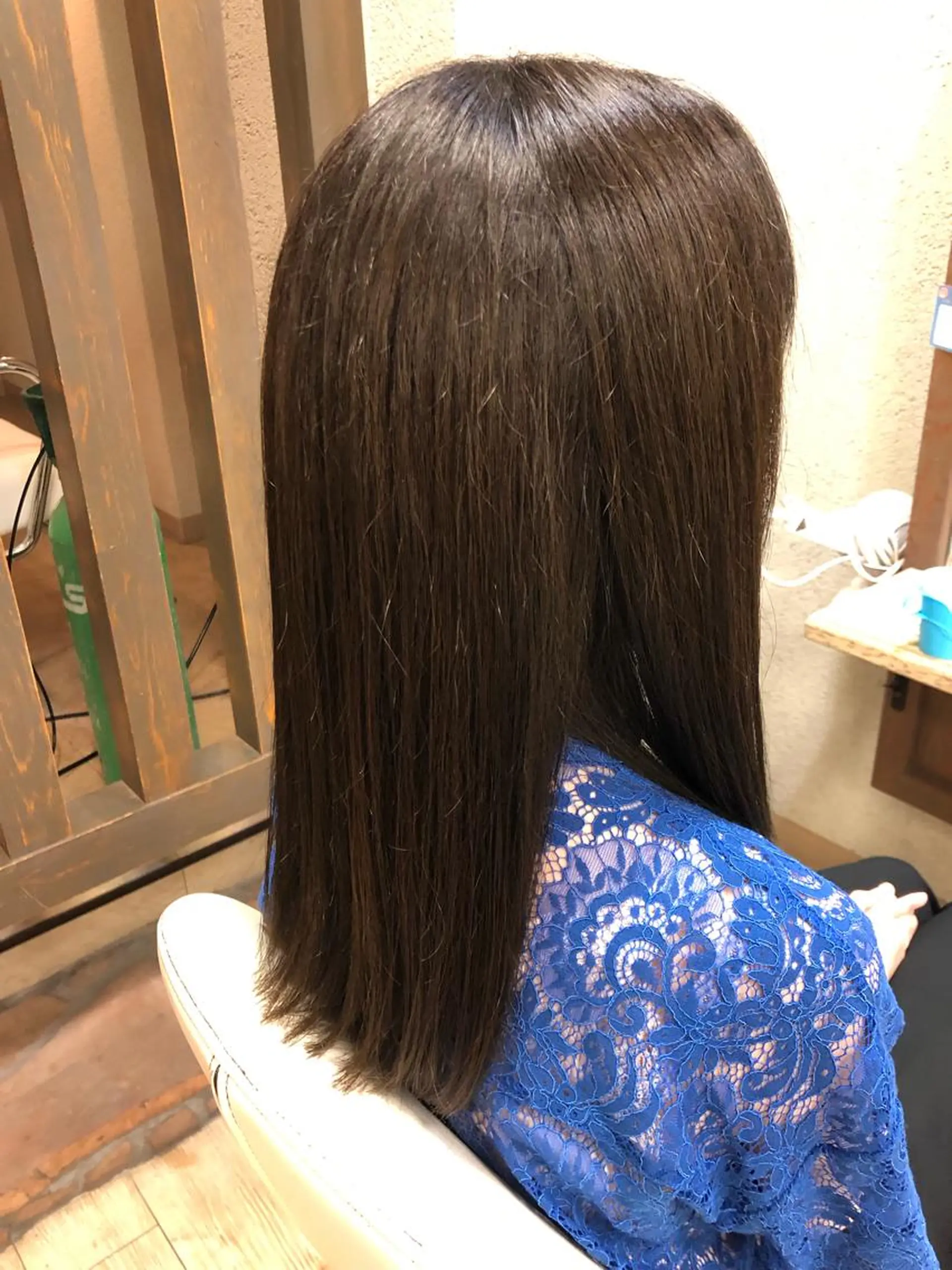 ミディアム カラー カット 縮毛矯正 阿部 美咲のヘアスタイル