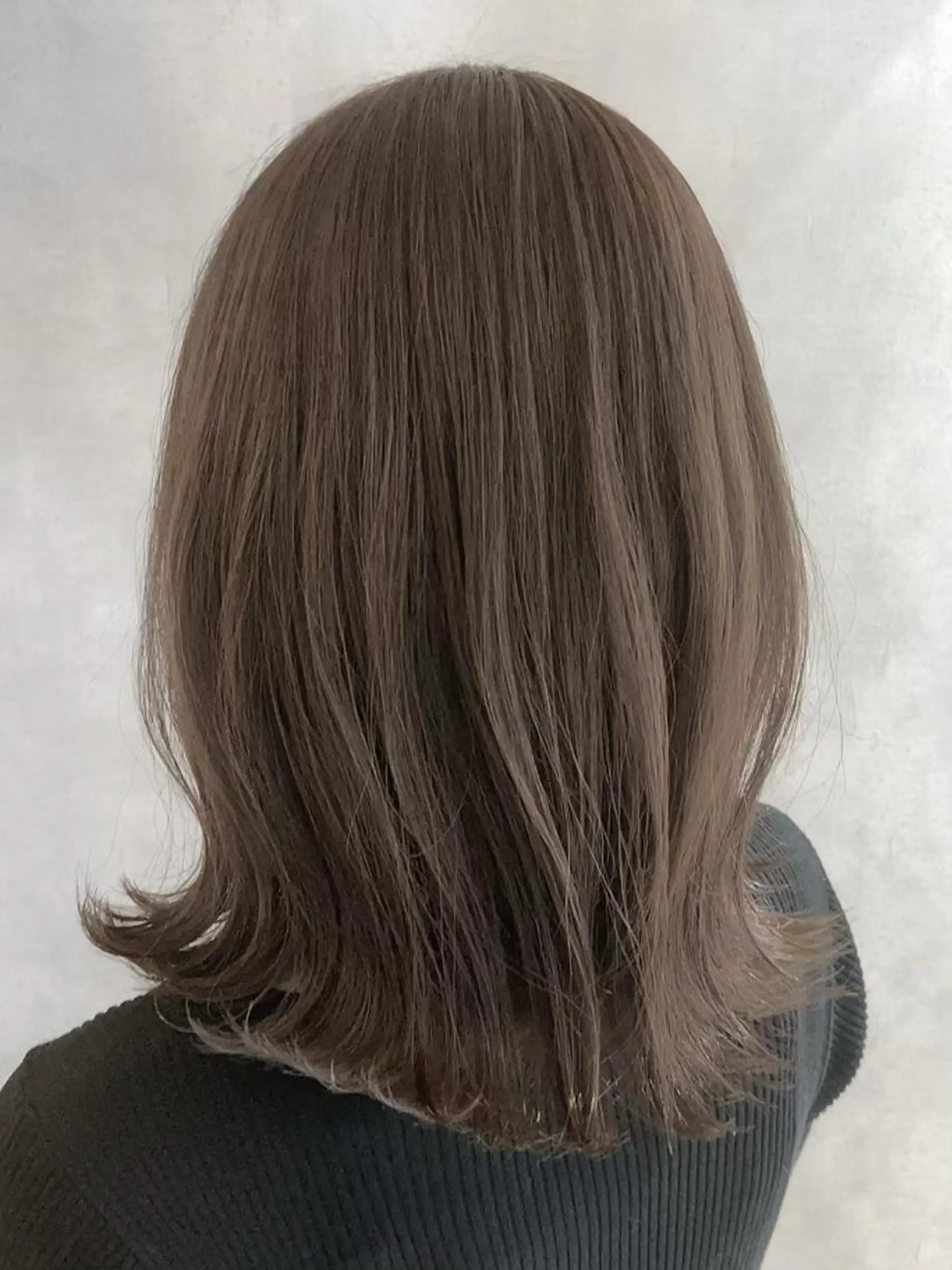 ミディアム ANDO HIKARIのヘアスタイル