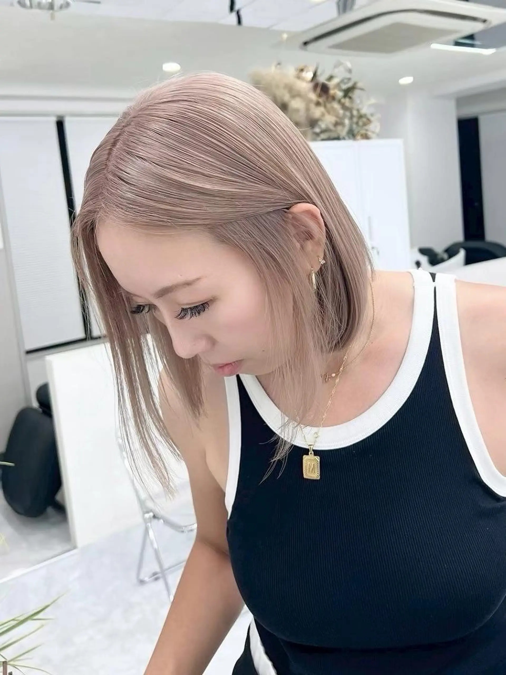 ミディアム カラー アディクシーカラー アッシュ バレイヤージュ ベージュカラー ブルーカラー 髪質改善ストレート髪 質改善カラー特化中崎のヘアスタイル