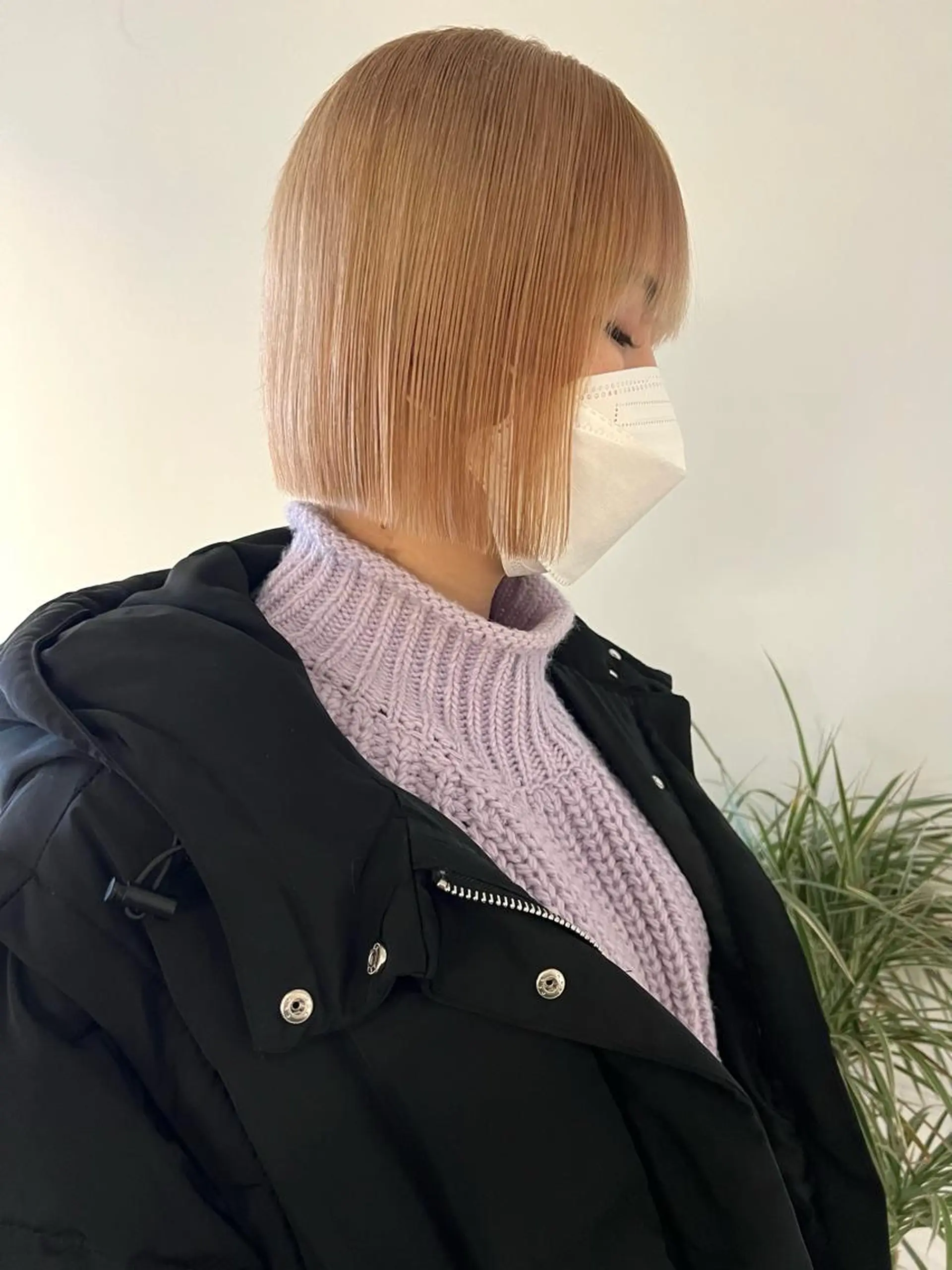 ショート カラー ブリーチ ブロンド ホワイトブロンド ボブ RAIMA ハイトーン/ベージュのヘアスタイル