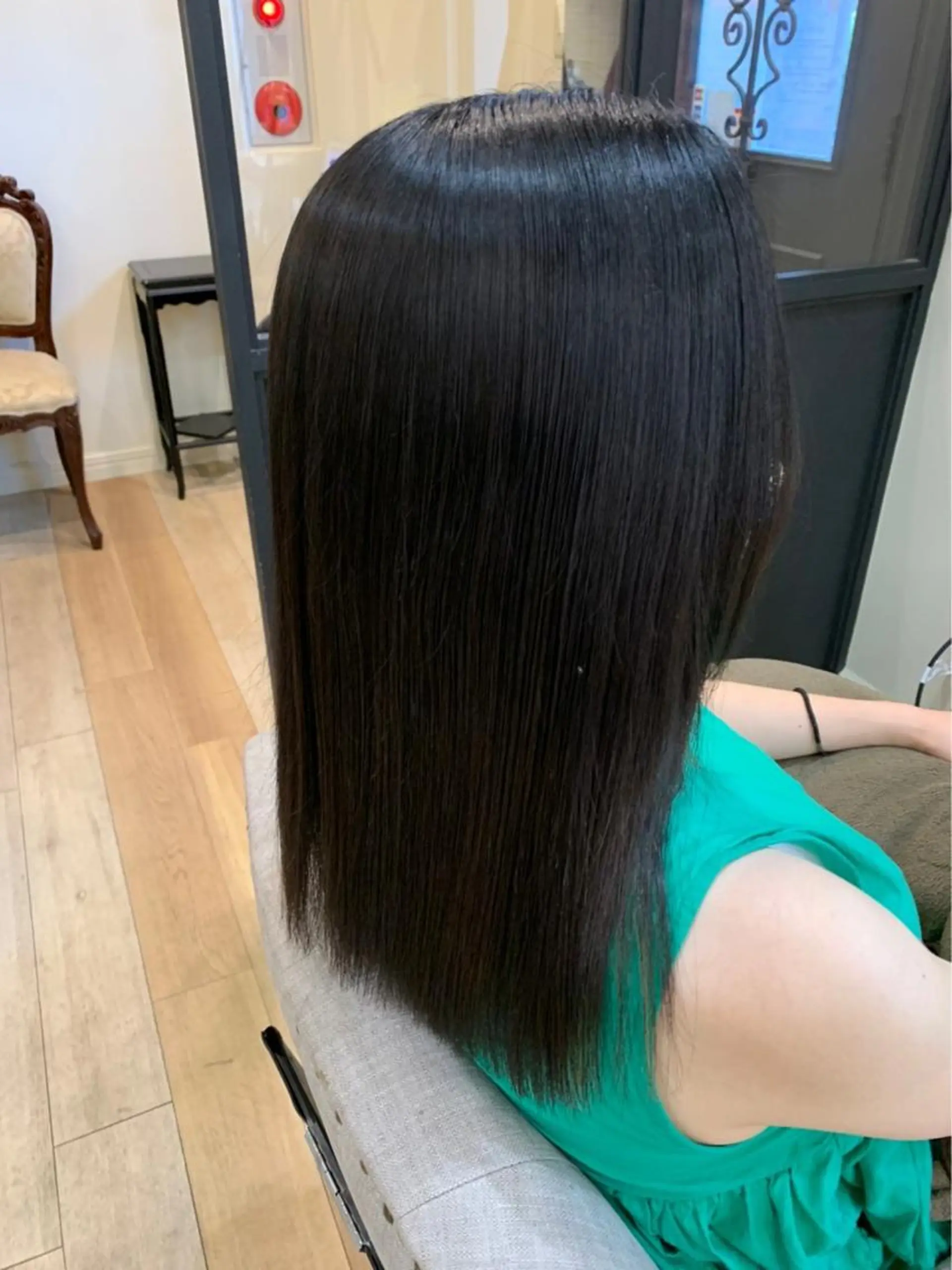 カラー KOKORO 中村 朱里のヘアスタイル