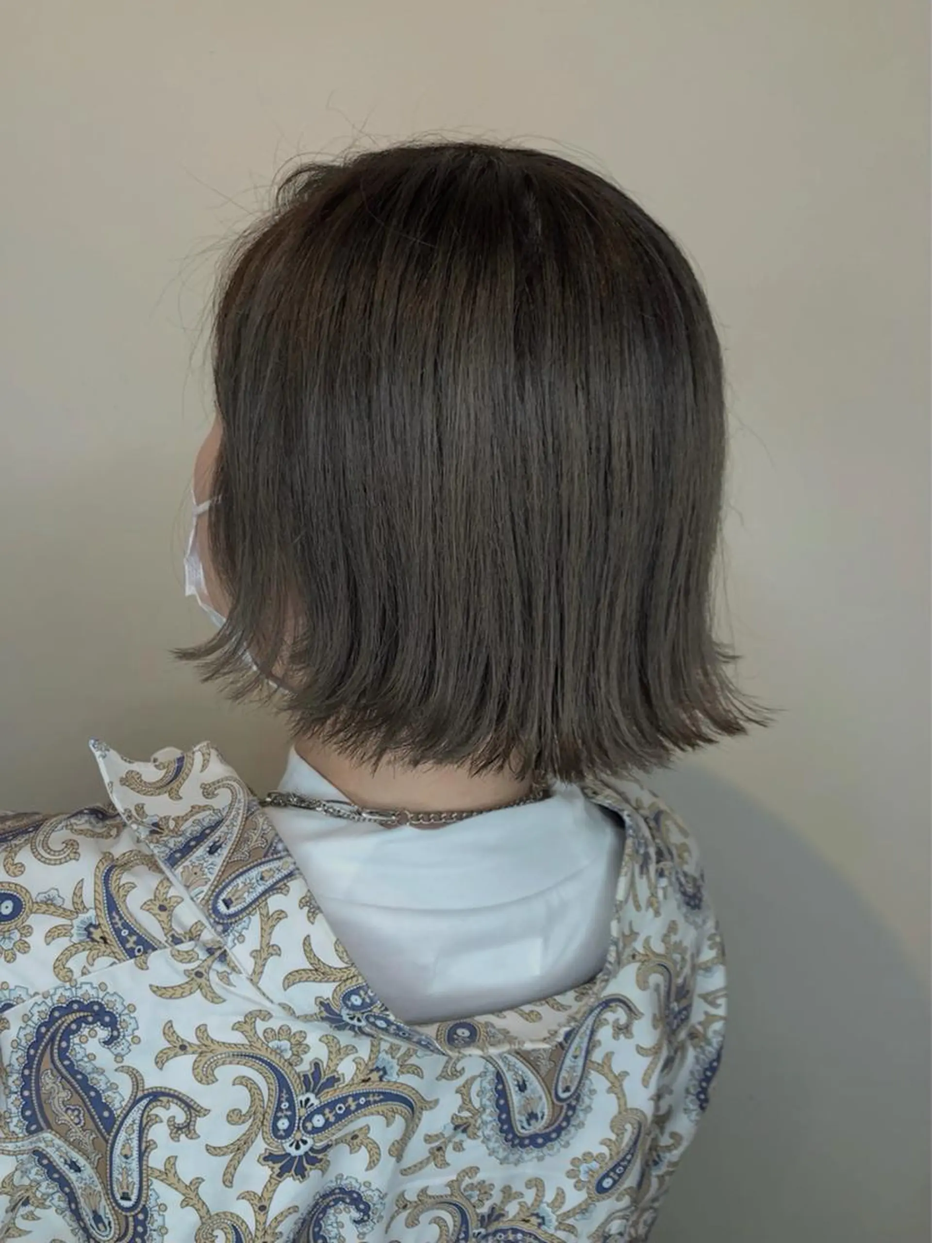 カラー アッシュ オリーブアッシュ Cuora by ganesha所属・荻野 栞のヘアスタイル