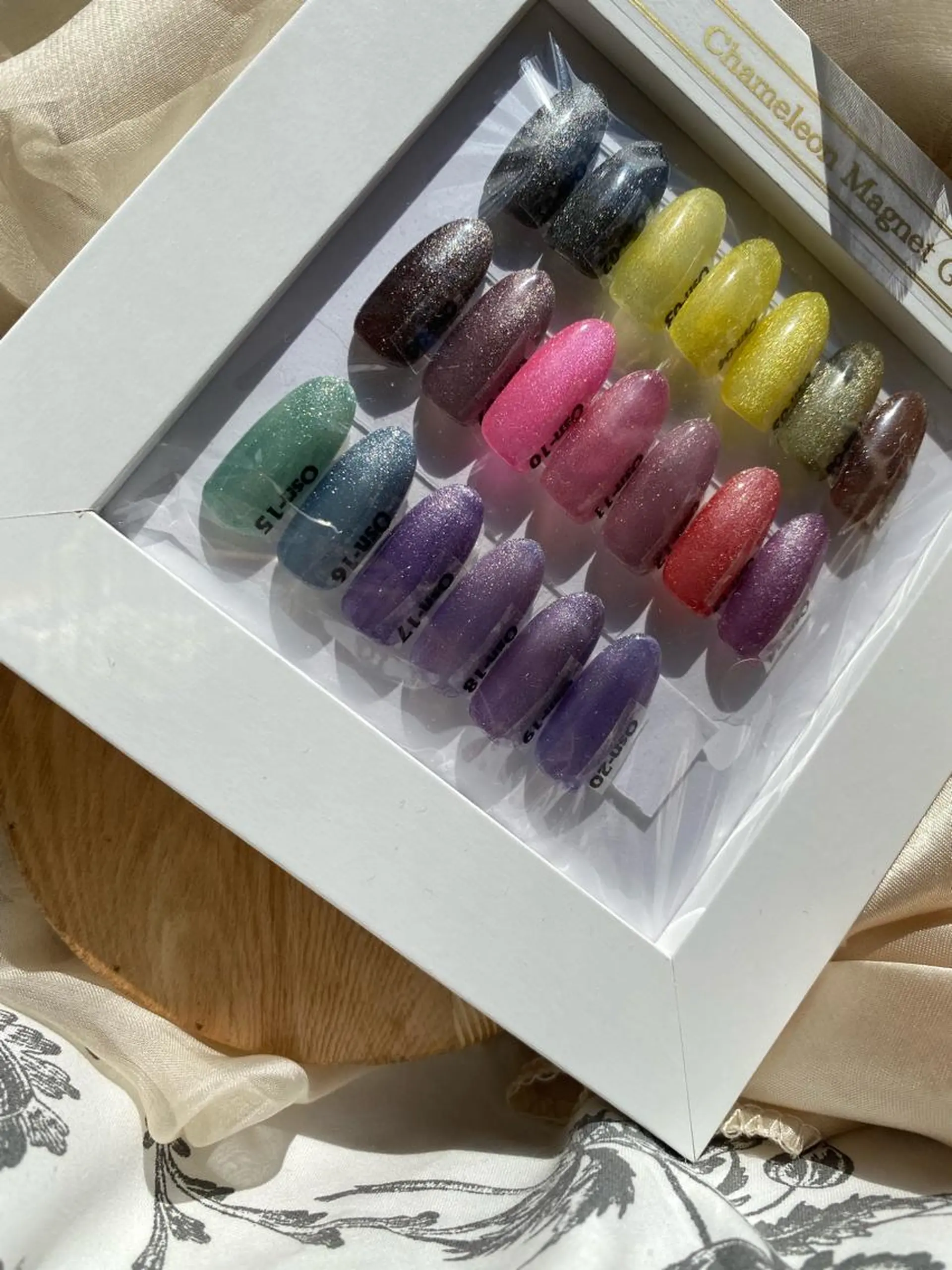 ネイル マグネットネイル ハンドネイル 🌿Charme🌿 MAIのネイルデザイン