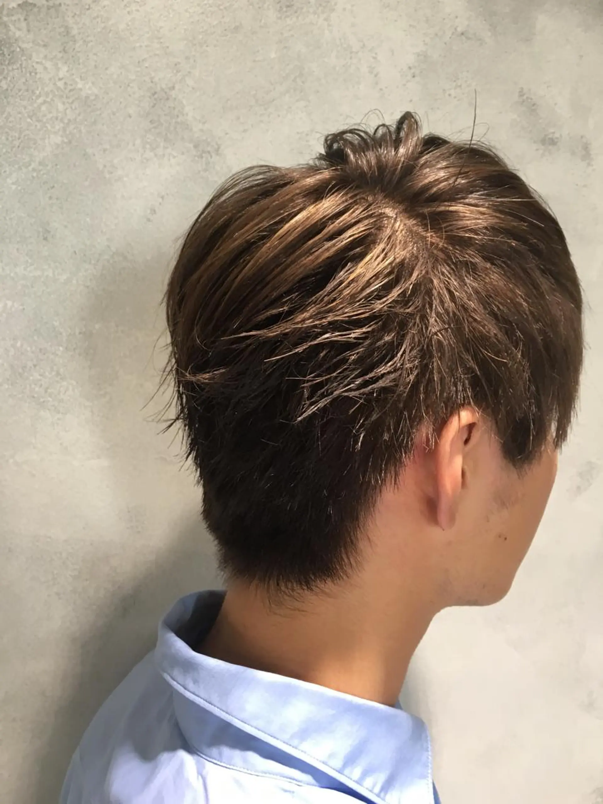 カラー メンズ メンズブリーチ アッシュ ブリーチ ブリーチなしカラー SALOWIN 表参道所属・シンカ 表参道のヘアスタイル