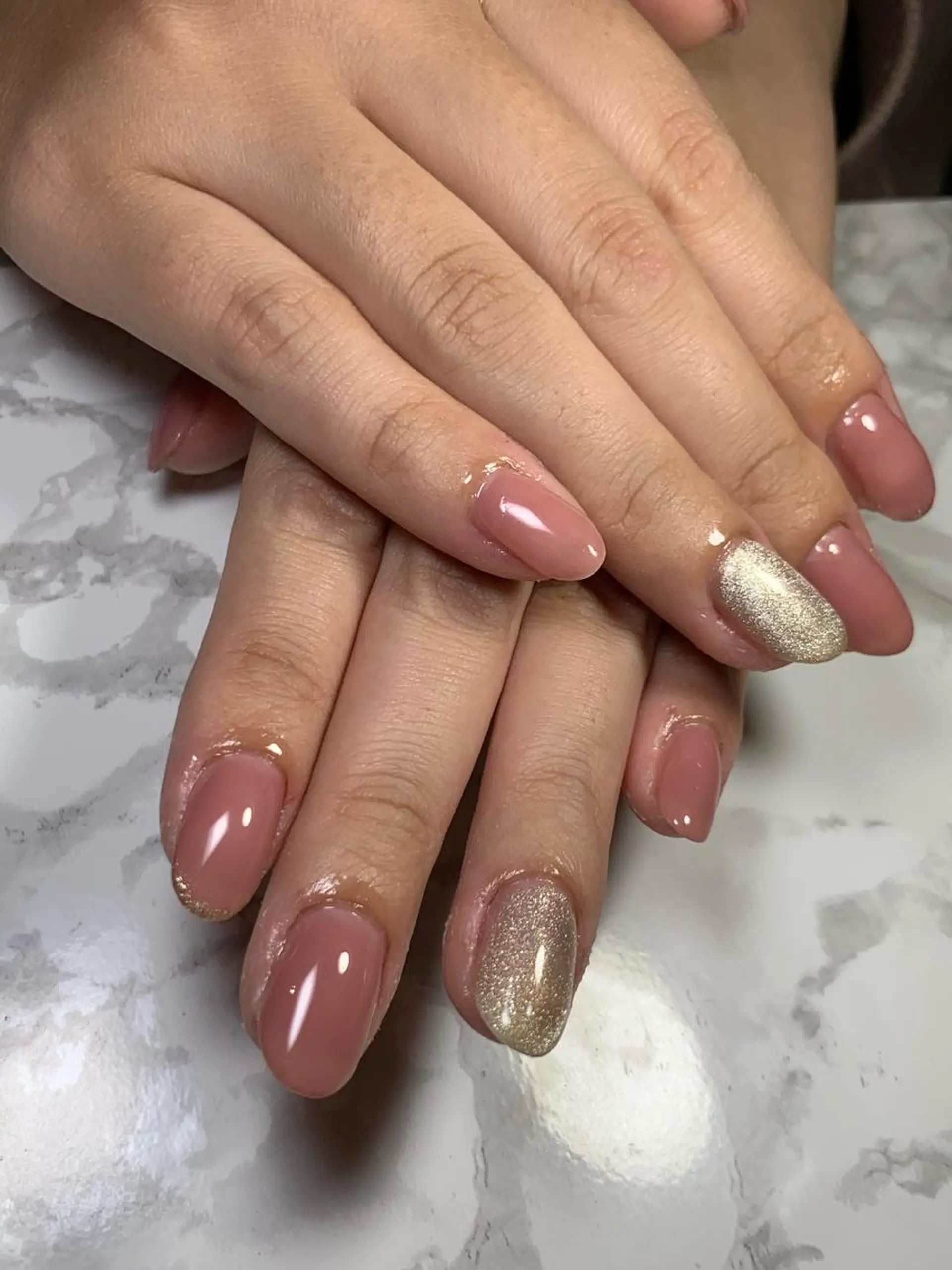 ネイル キラキラネイル マグネットネイル ワンカラーネイル 蓑原 佳央里のネイルデザイン