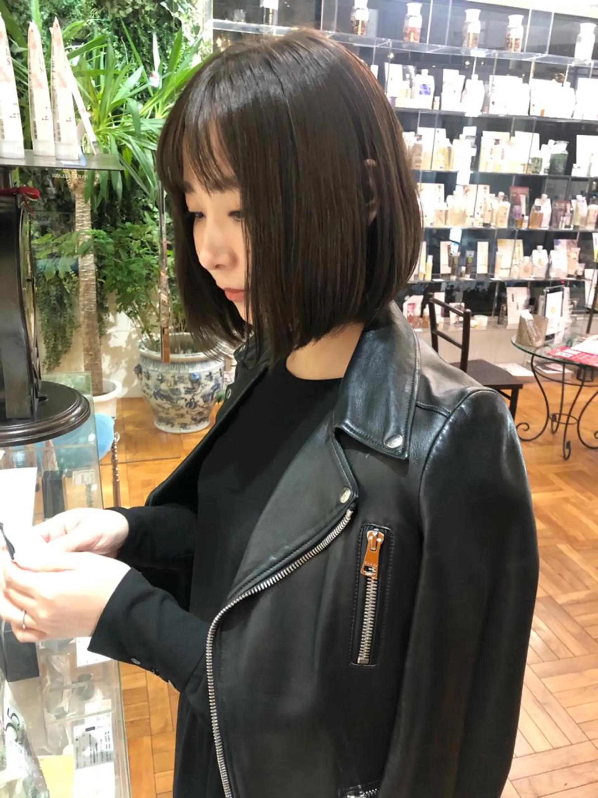 ショート カラー ブリーチ 透明感カラー ブリーチなしカラー 似合わせカット 結べるレイヤーボブ くびれLady表参道のヘアスタイル