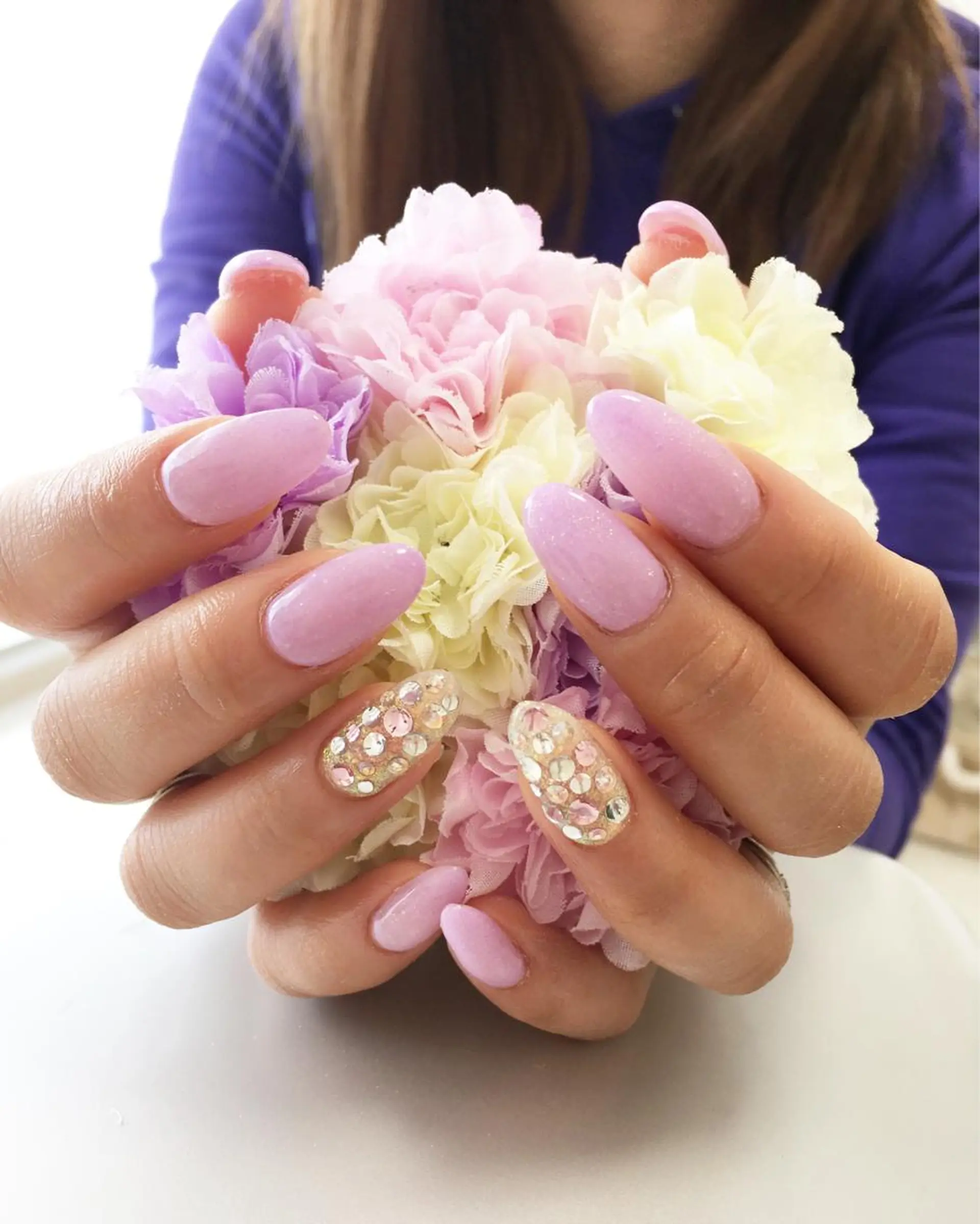 ネイル ラメ(グリッター) パステルネイル パープル シンプルネイル 春ネイル Petit Fleur所属・青柳 亜梨奈のマツエク・マツパデザイン