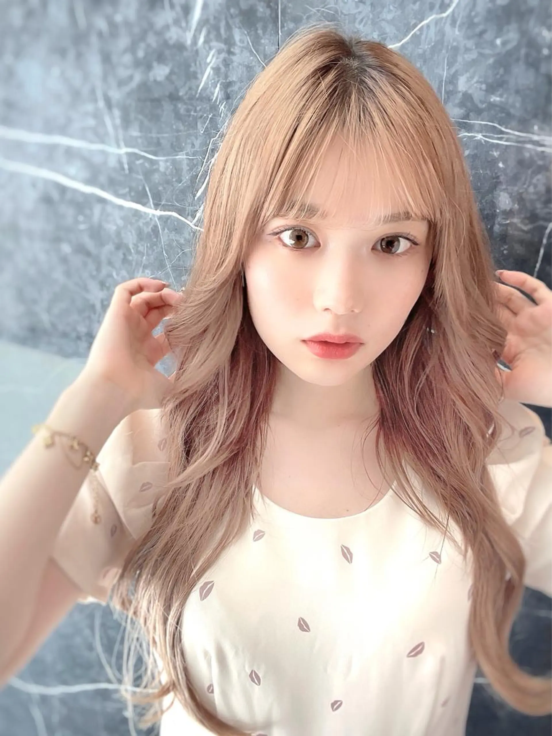 セミロング カラー くびれヘア ヨシンモリ 韓国風ヘア サイドバング 小顔カット 顔周り特化/韓国ヘア /レイヤー/吉野幸大のヘアスタイル