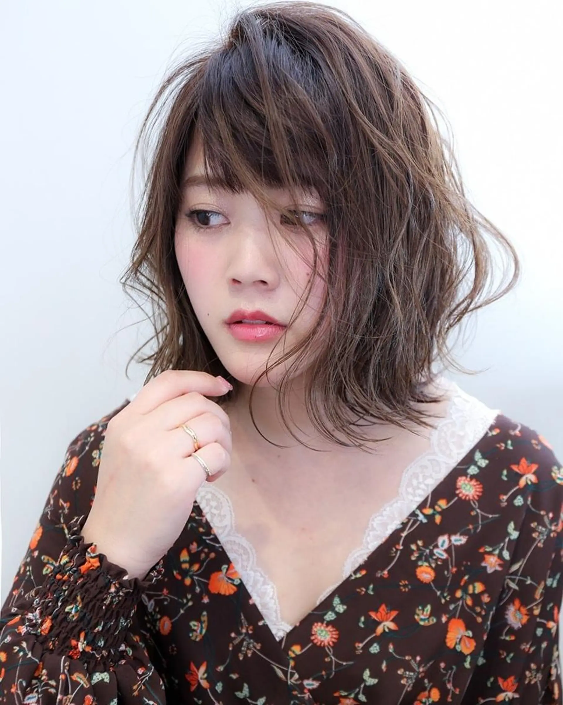 カラー セミロング カット ヘアカラー ブリーチ/ヘアケア/ 艶髪/イギチハルのヘアスタイル