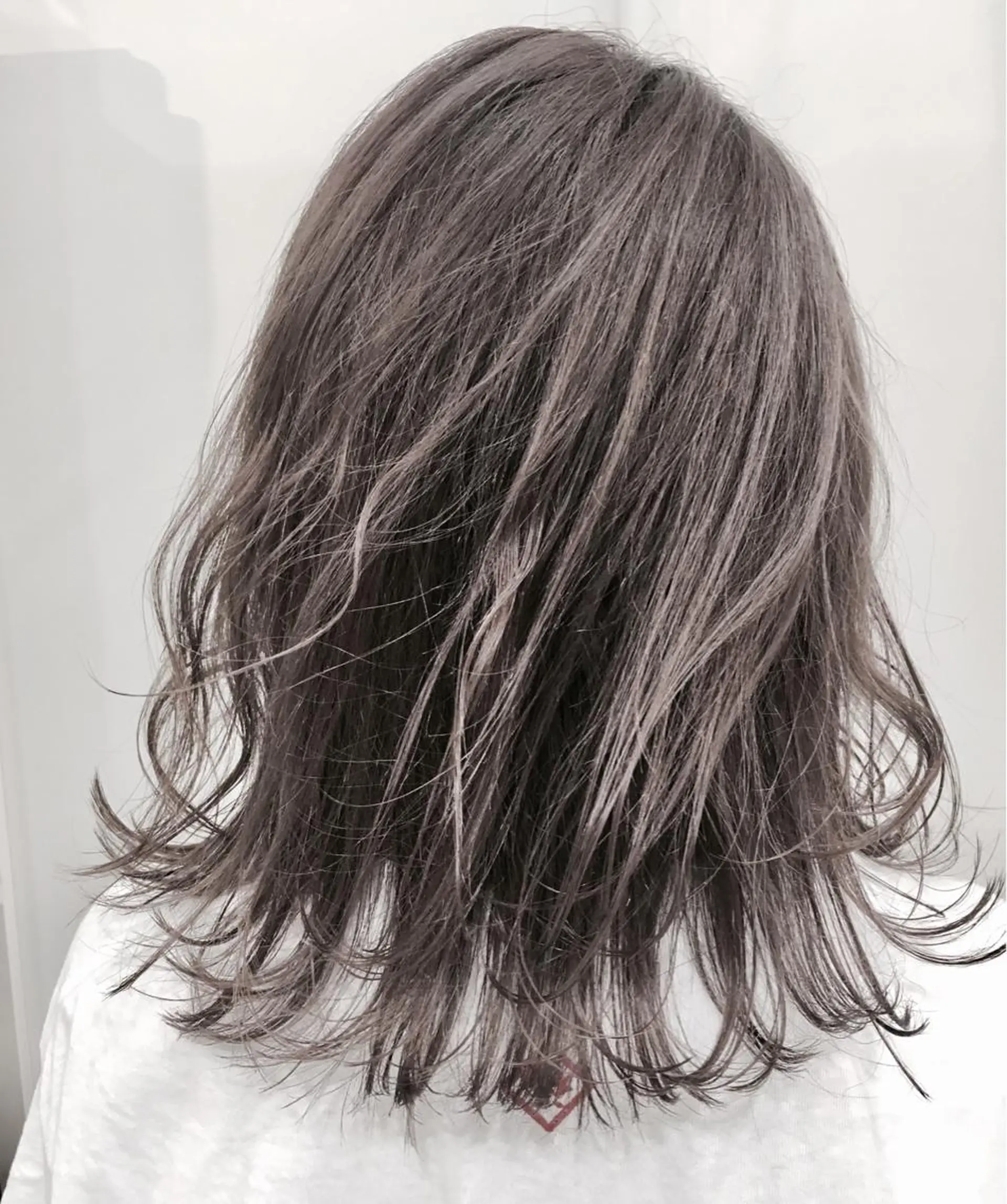 ショート ミディアム セミロング ロング カラー アッシュ アッシュグレー 山口 悟のヘアスタイル