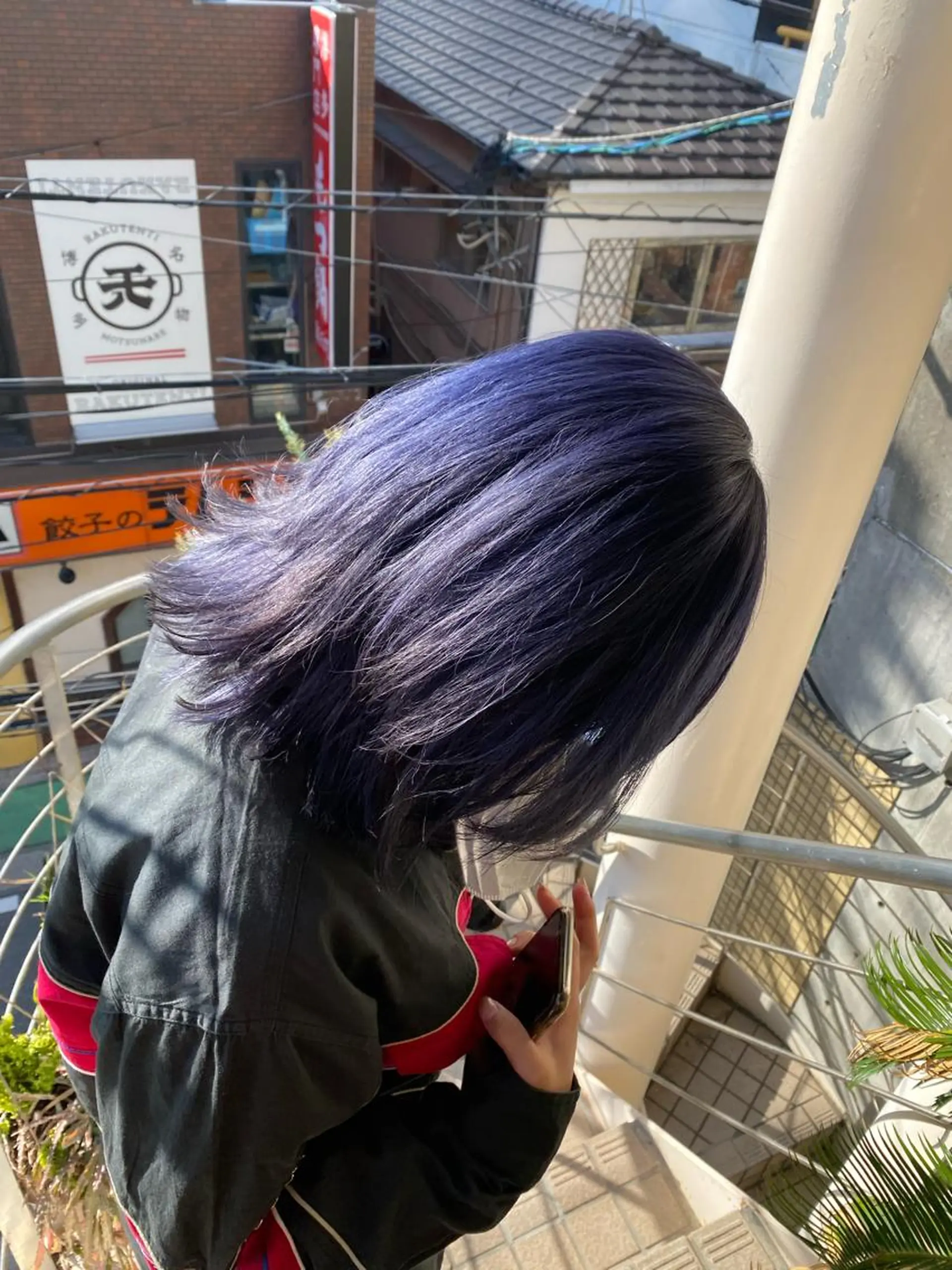 ミディアム qiie リタッチ 黒染め　ワンカラーのヘアスタイル