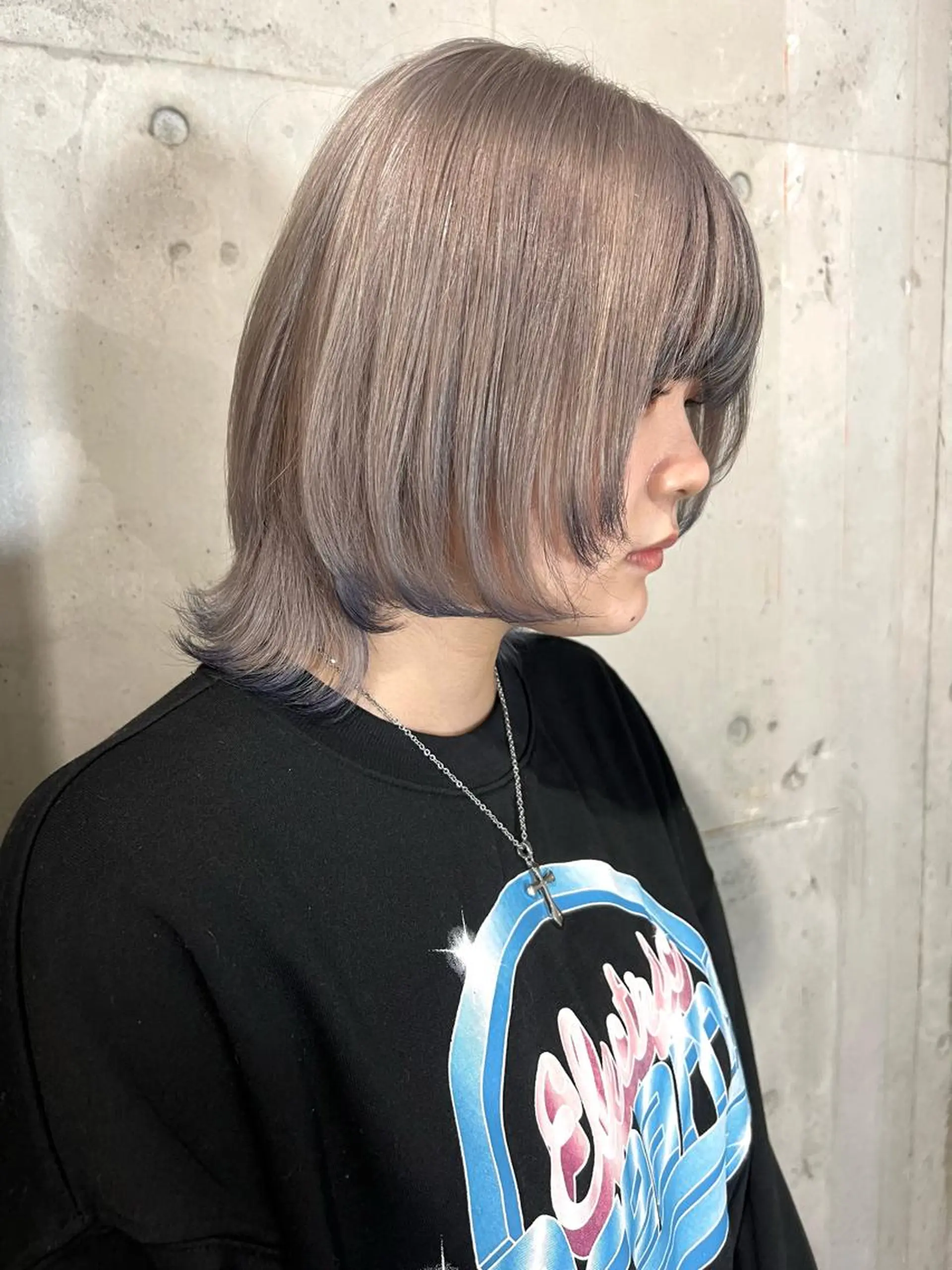 ミディアム カラー ヘアアレンジ ウルフカット ヘアカラー トリートメント lani ブリーチ /ダブルカラーのヘアスタイル