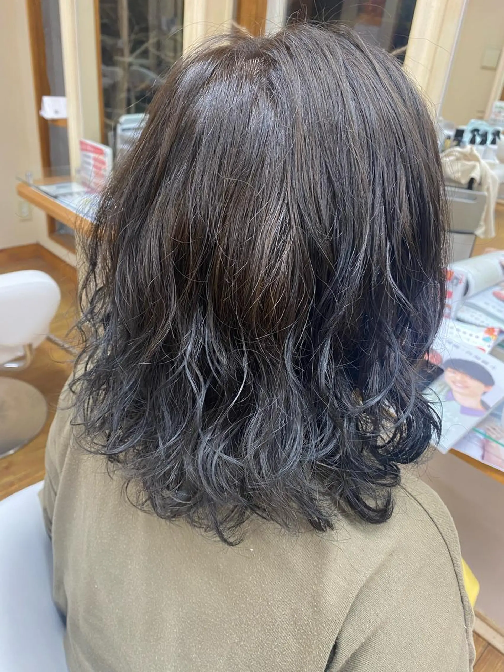 ミディアム カラー パーマ ミディアムパーマ sagedoue MIZUKI✂️のヘアスタイル