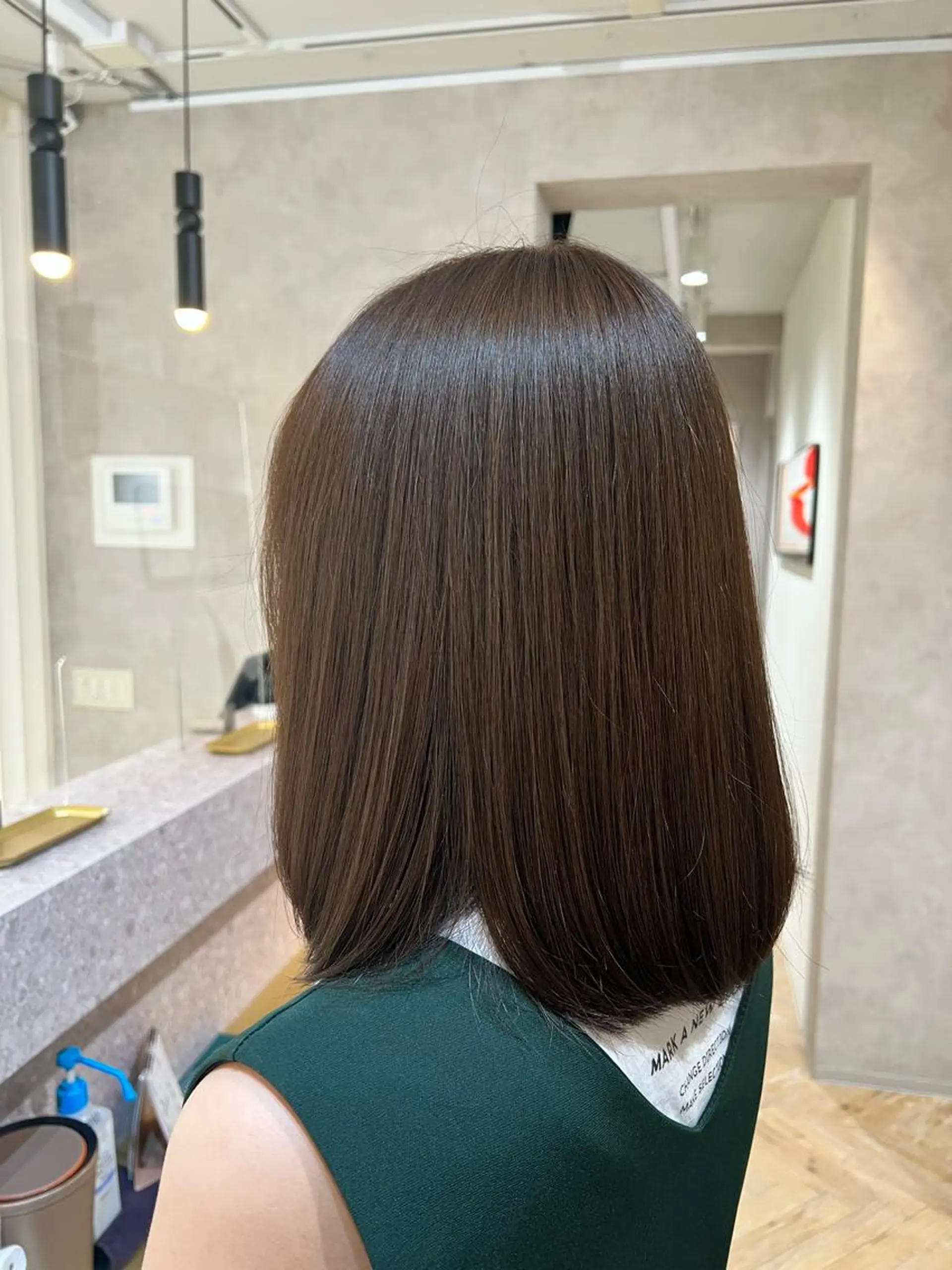 ミディアム カラー 茂木 未海のヘアスタイル