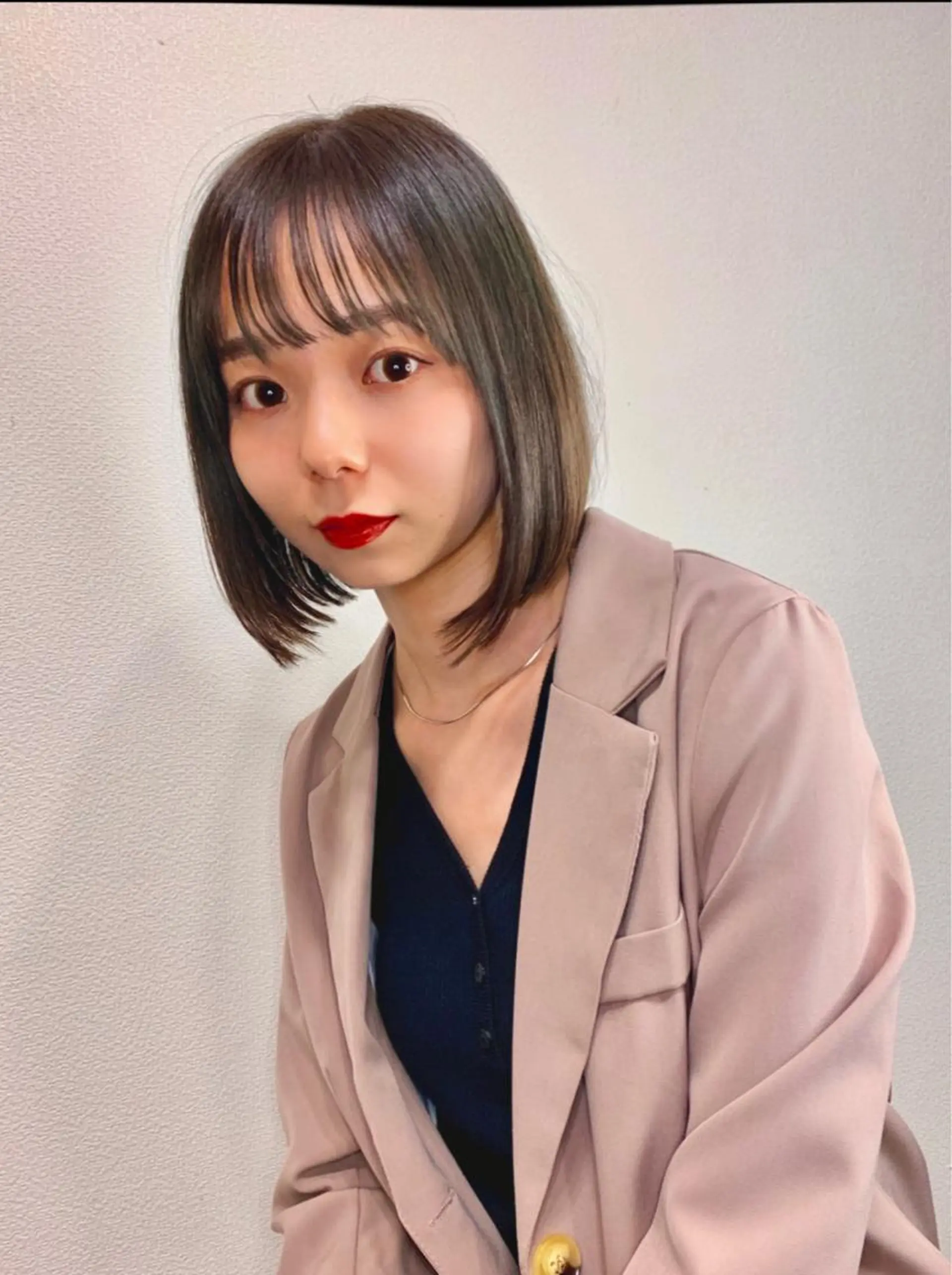 ショート カラー パーマ ヘアアレンジ ベージュカラー オリーブベージュ ボブ 小顔カット カット ヘアカラー トリートメント salowin新宿三丁目店所属・🖤小顔ボブ/ウルフ レイヤー🖤山本諒のヘアスタイル