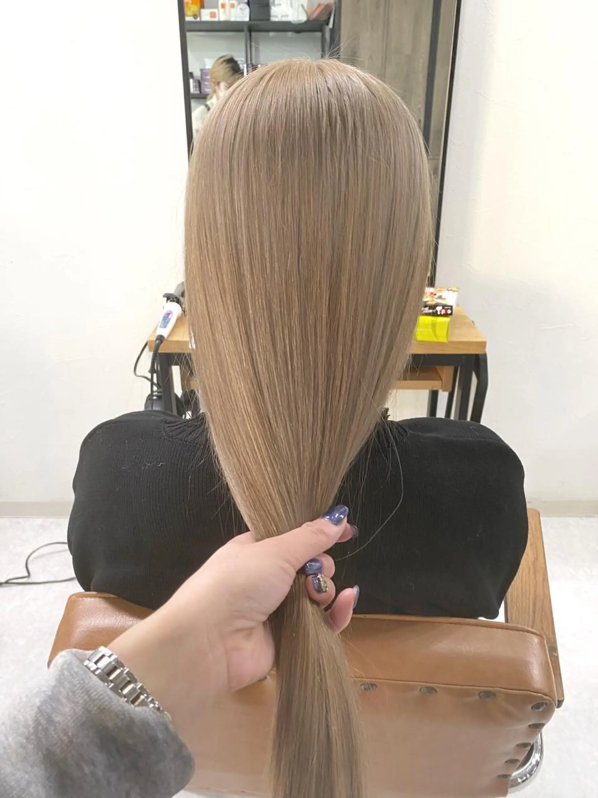 セミロング カラー ヘアアレンジ ブリーチ ケアブリーチ ダブルカラー ハイライトカラー イルミナカラー ヘアカラー トリートメント ヘアセット 🌷FUKA🌷 まろやかハイトーンのヘアスタイル