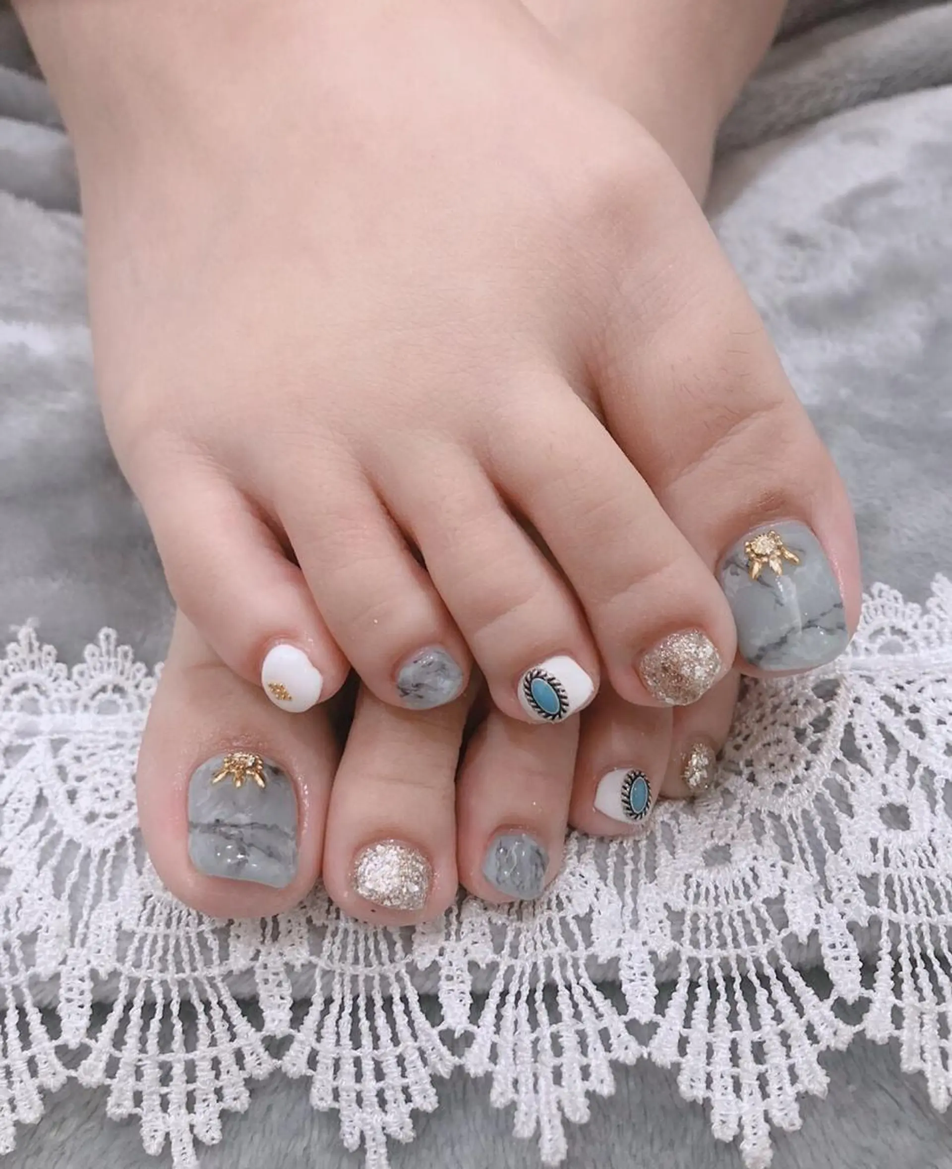 ネイル 指名支持率NO.1 スタイリストのヘアスタイル