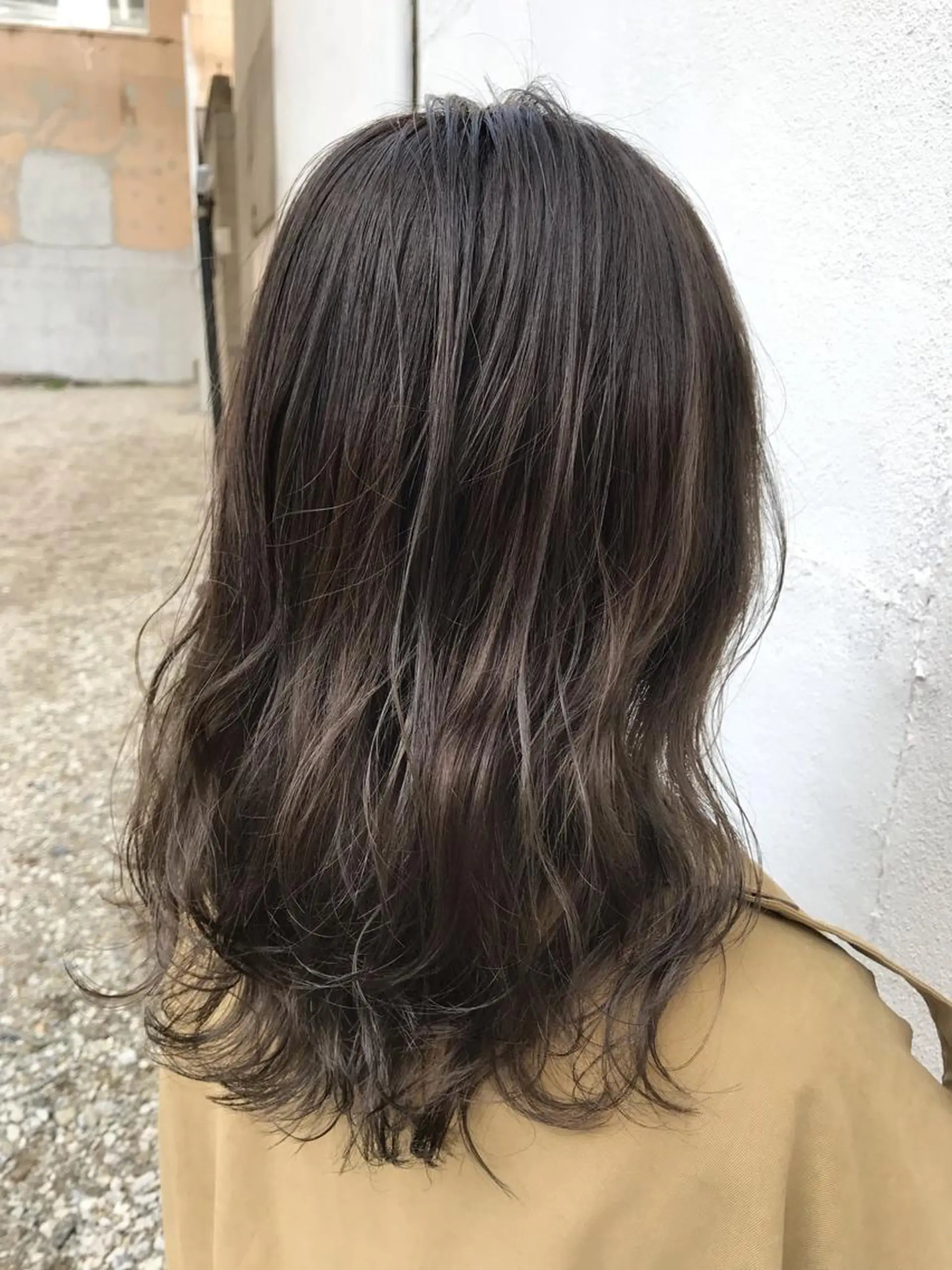 セミロング カラー バレイヤージュ ベージュカラー ミルクティーベージュ レイヤーカット 角田 全史のヘアスタイル